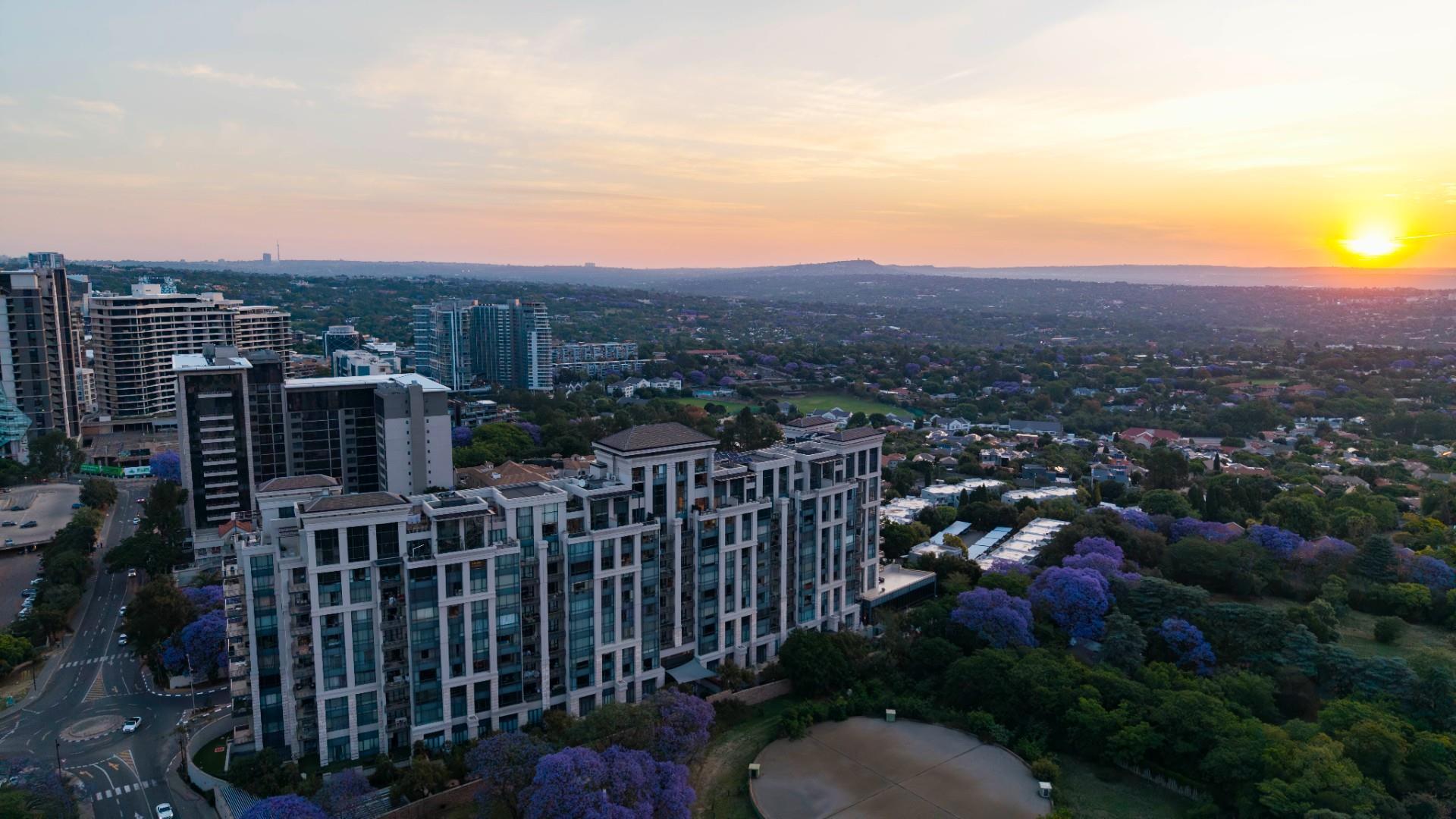 Sandton Four-Level Penthouse — photograph 3