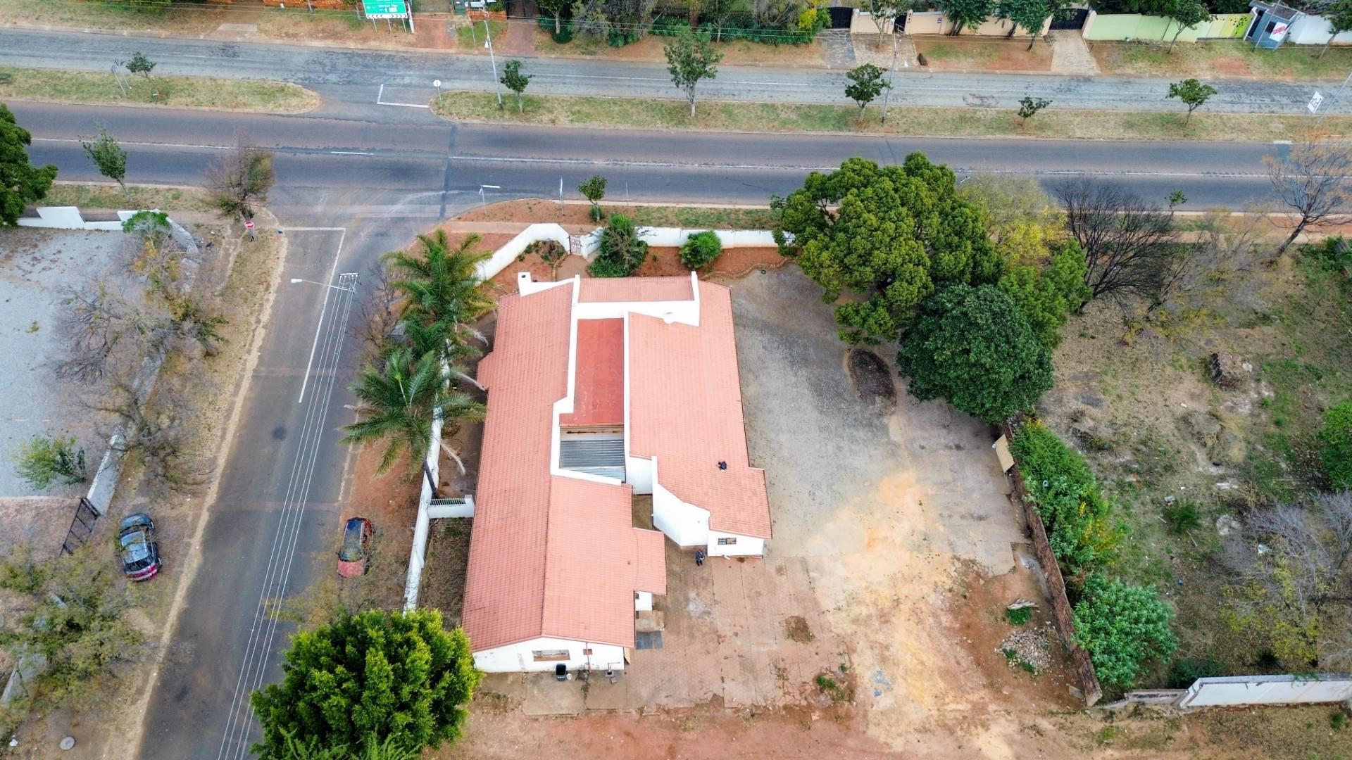 House on Mixed-Use Land — photograph 3