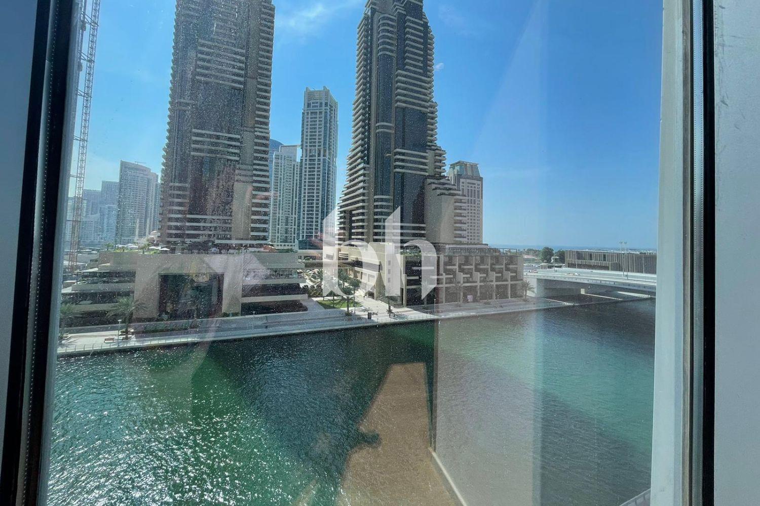 Cayan Tower — photograph 2