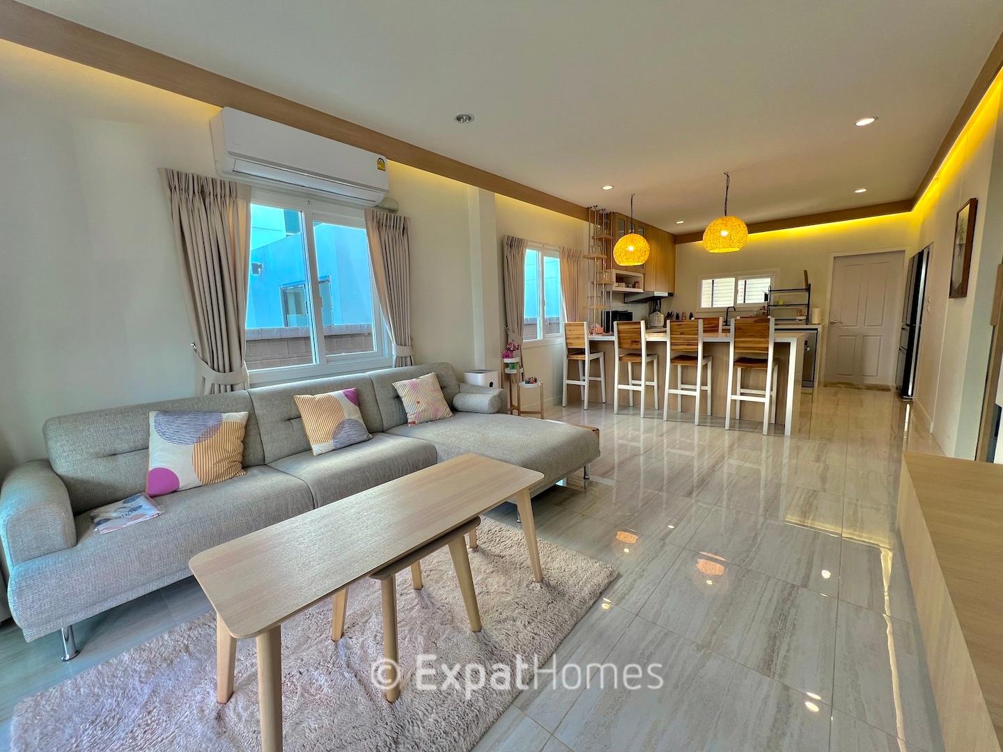 4-Bedroom House in Chiang Mai — photograph 3
