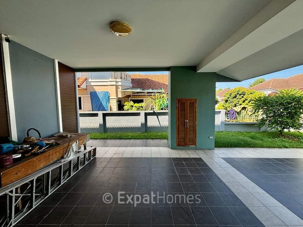 4-Bedroom House in San Sai — photograph 3