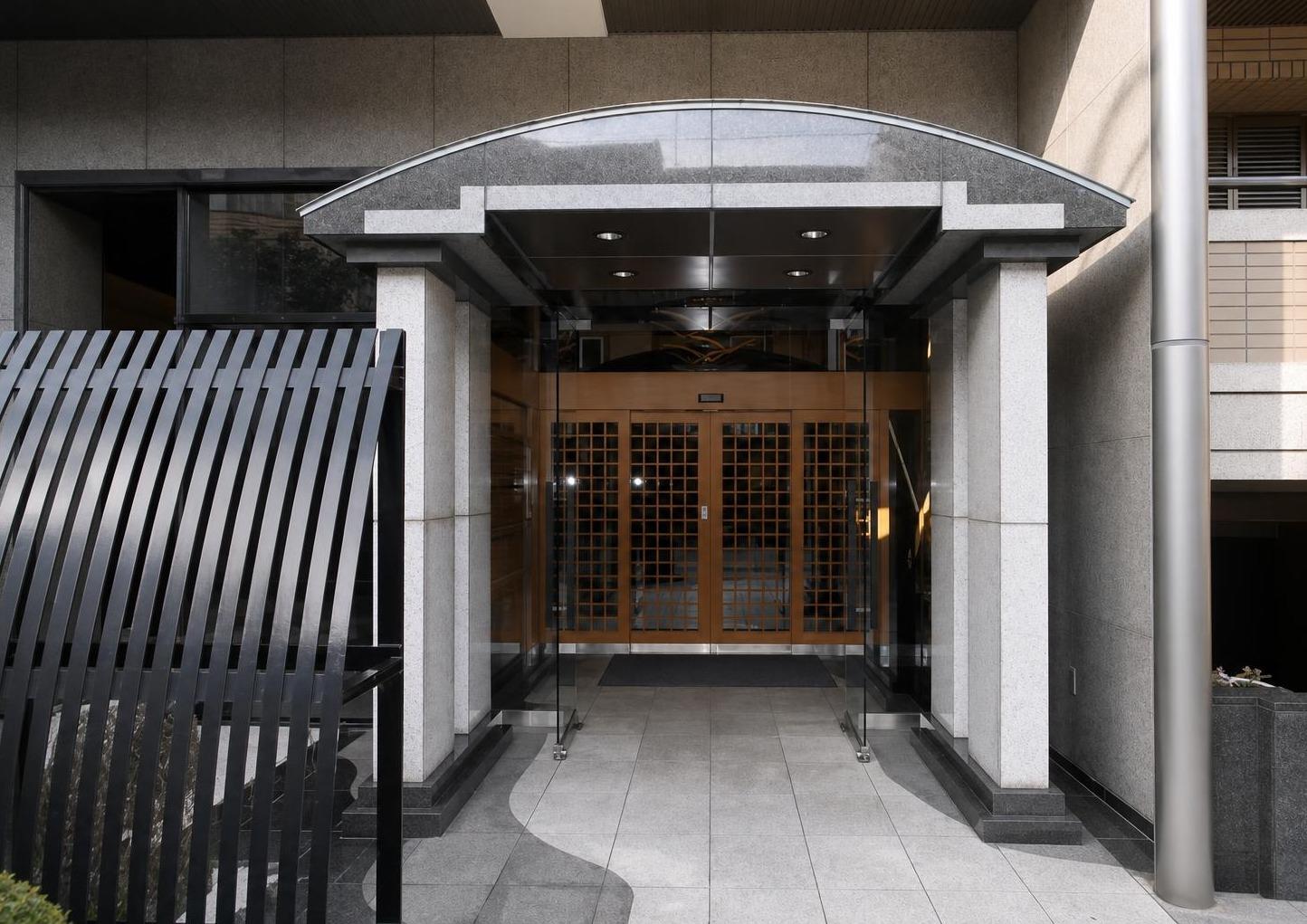Grand Condominium in Kyoto — photograph 3