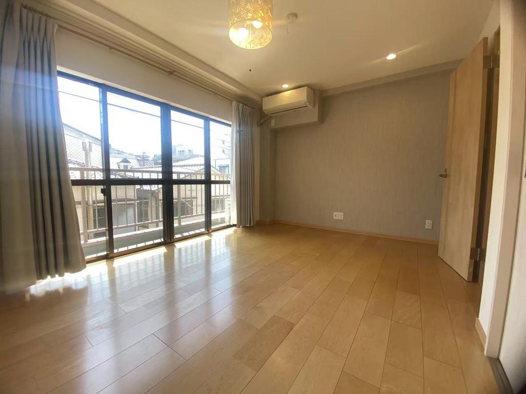 Renovated Family House in Tokyo — photograph 5