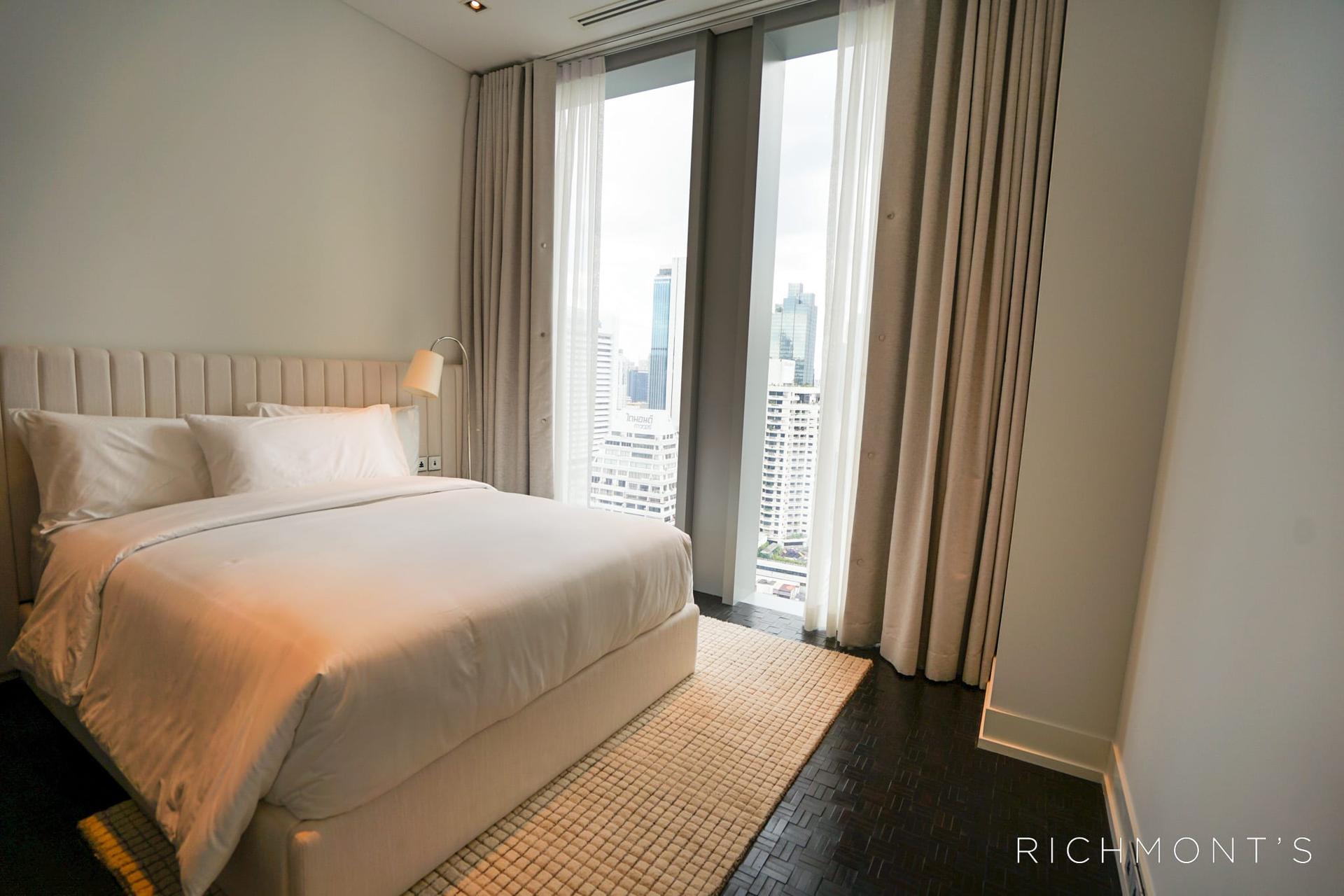 Furnished Three-Bed Residence in Silom — photograph 4