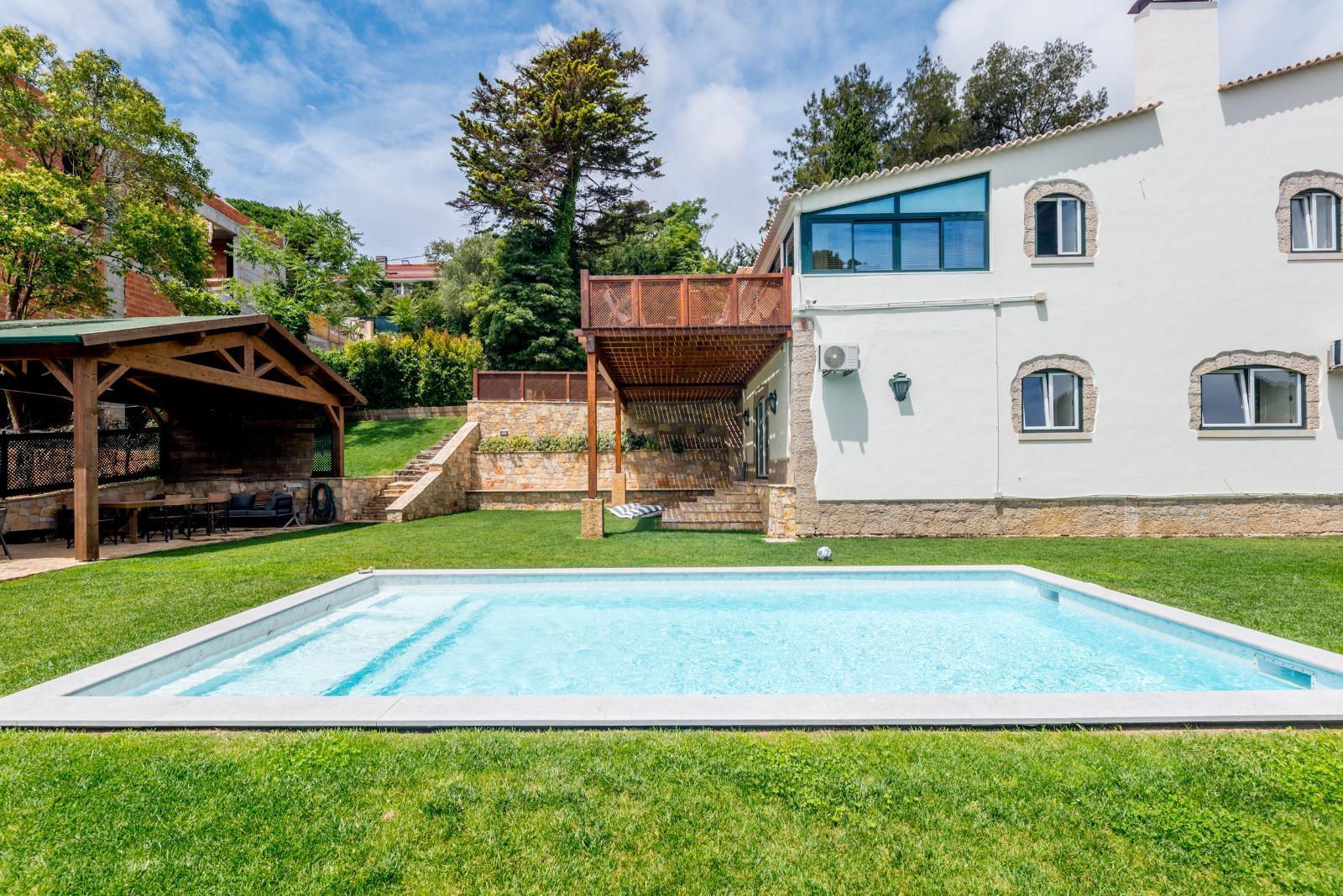 6-Bedroom House in Cascais — photograph 3