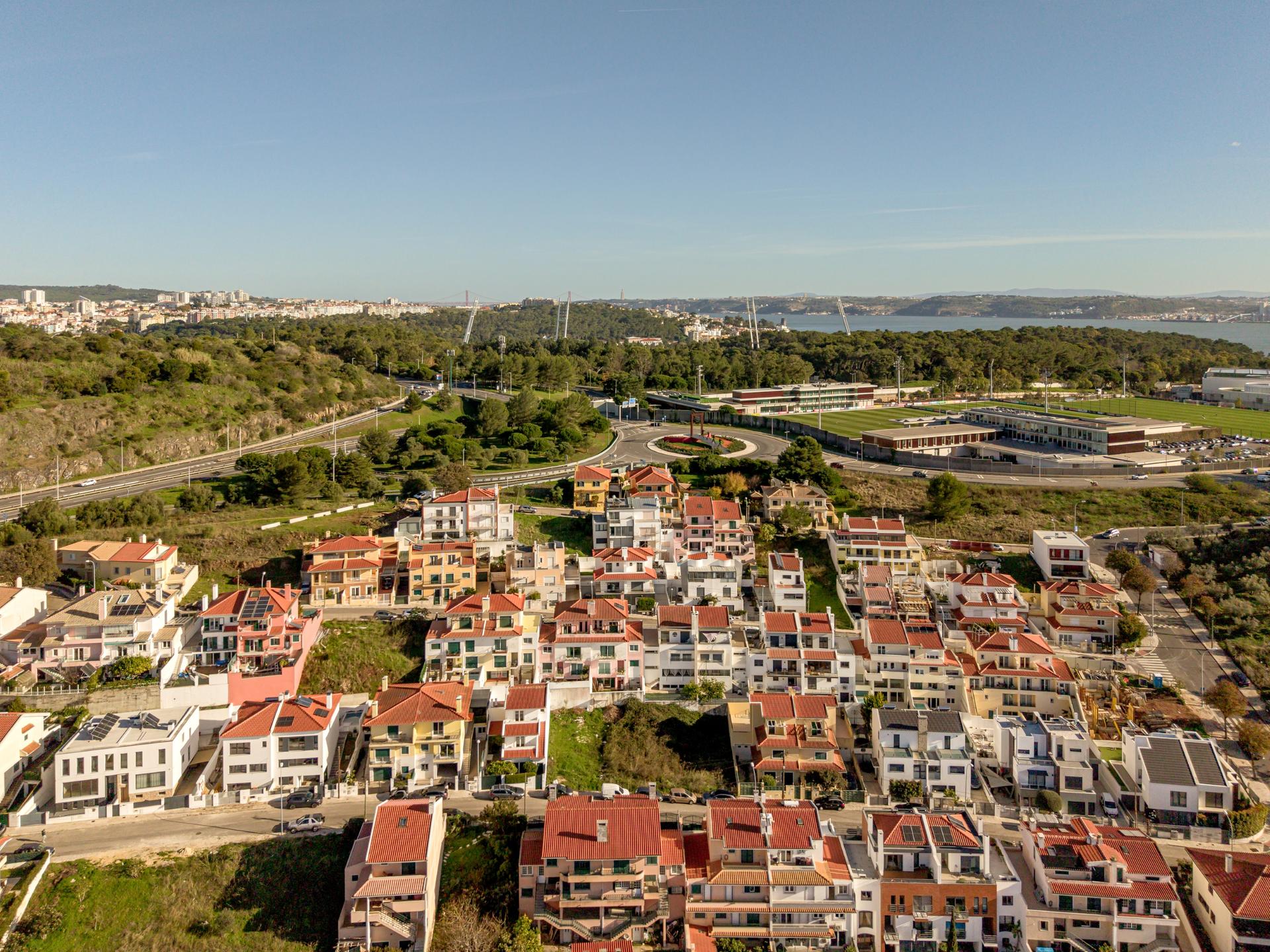 Urban Land in Oeiras — photograph 2