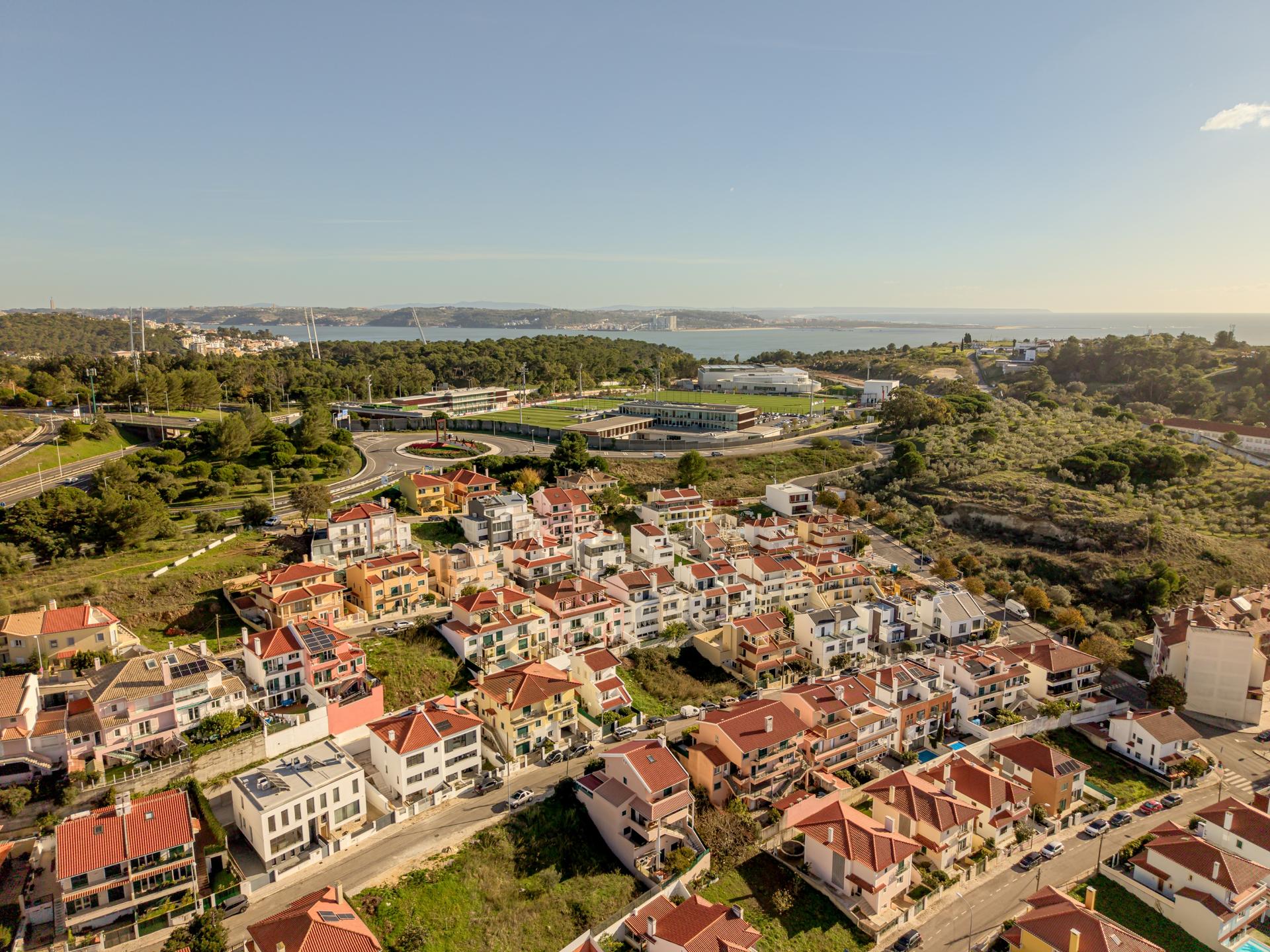 Urban Land in Oeiras — photograph 3