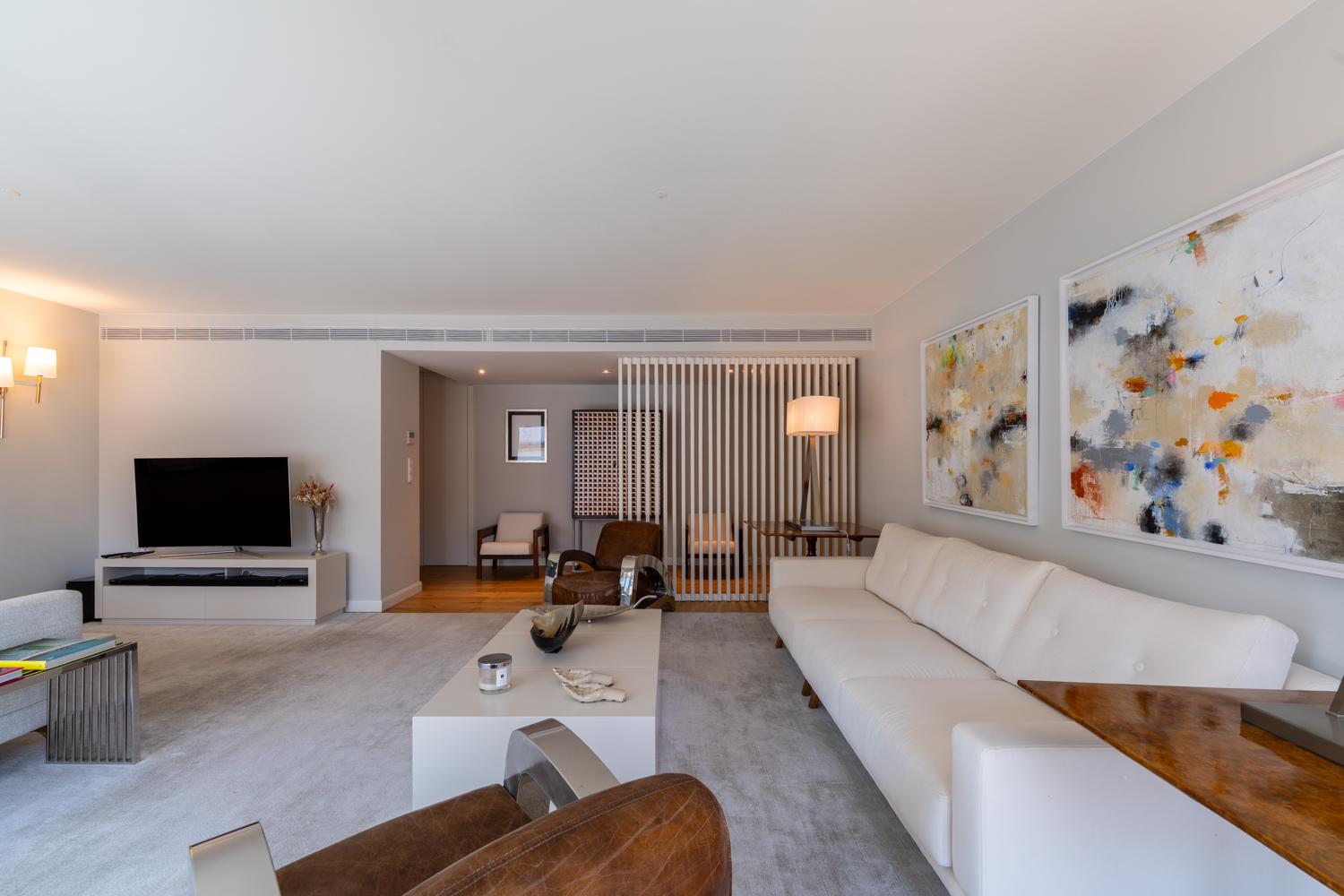 3-Bedroom Apartment in Lisboa — photograph 5