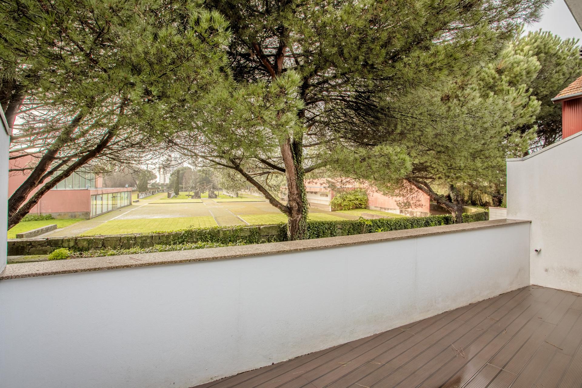 3-Bedroom House with Terrace in Porto — photograph 4