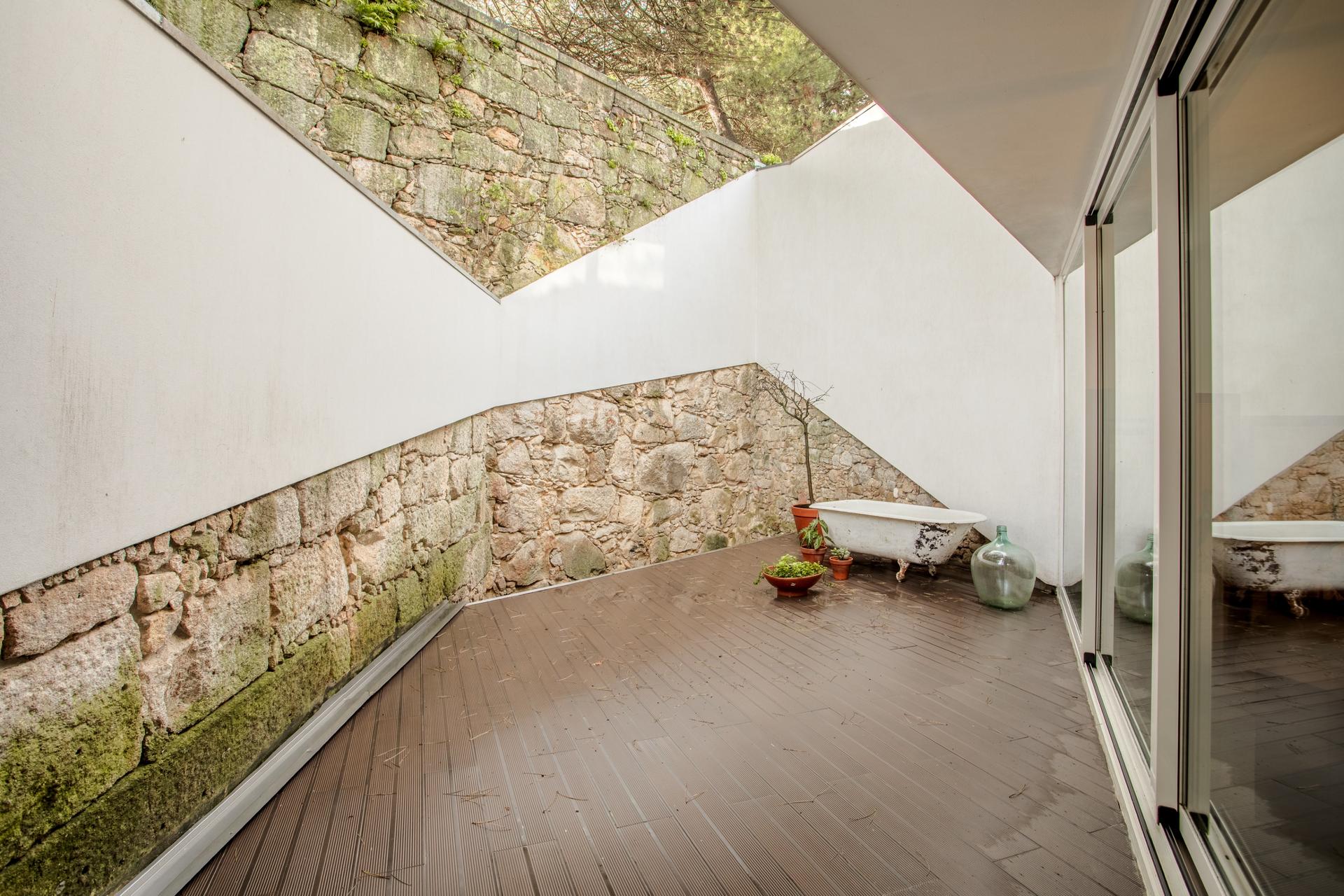 3-Bedroom House with Terrace in Porto — photograph 5