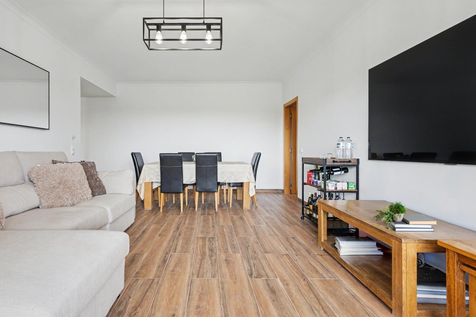 2-Bedroom Apartment with Pool in Loulé — photograph 4