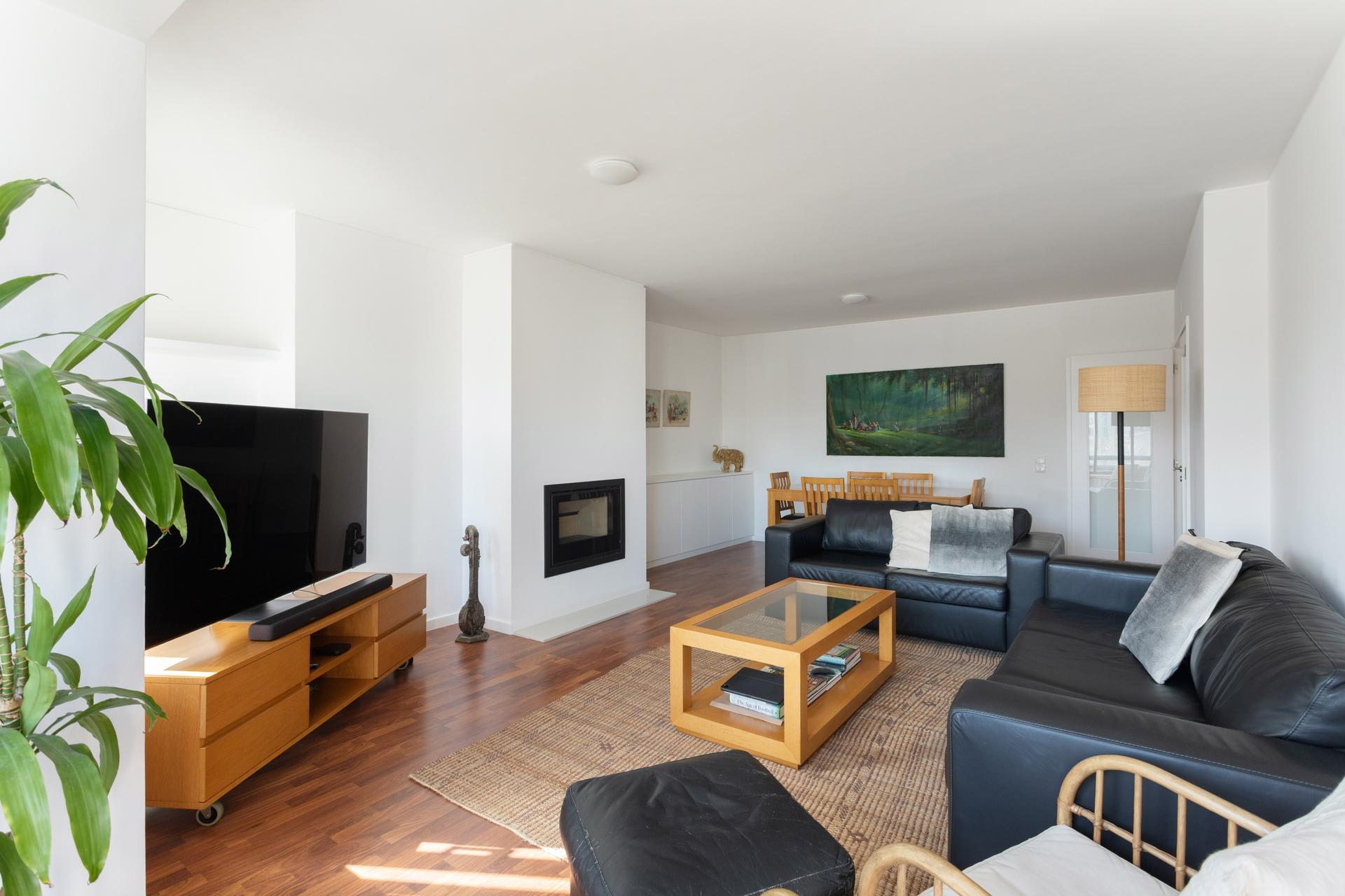 3-Bedroom Apartment in Pinheiro Manso, Porto — photograph 2