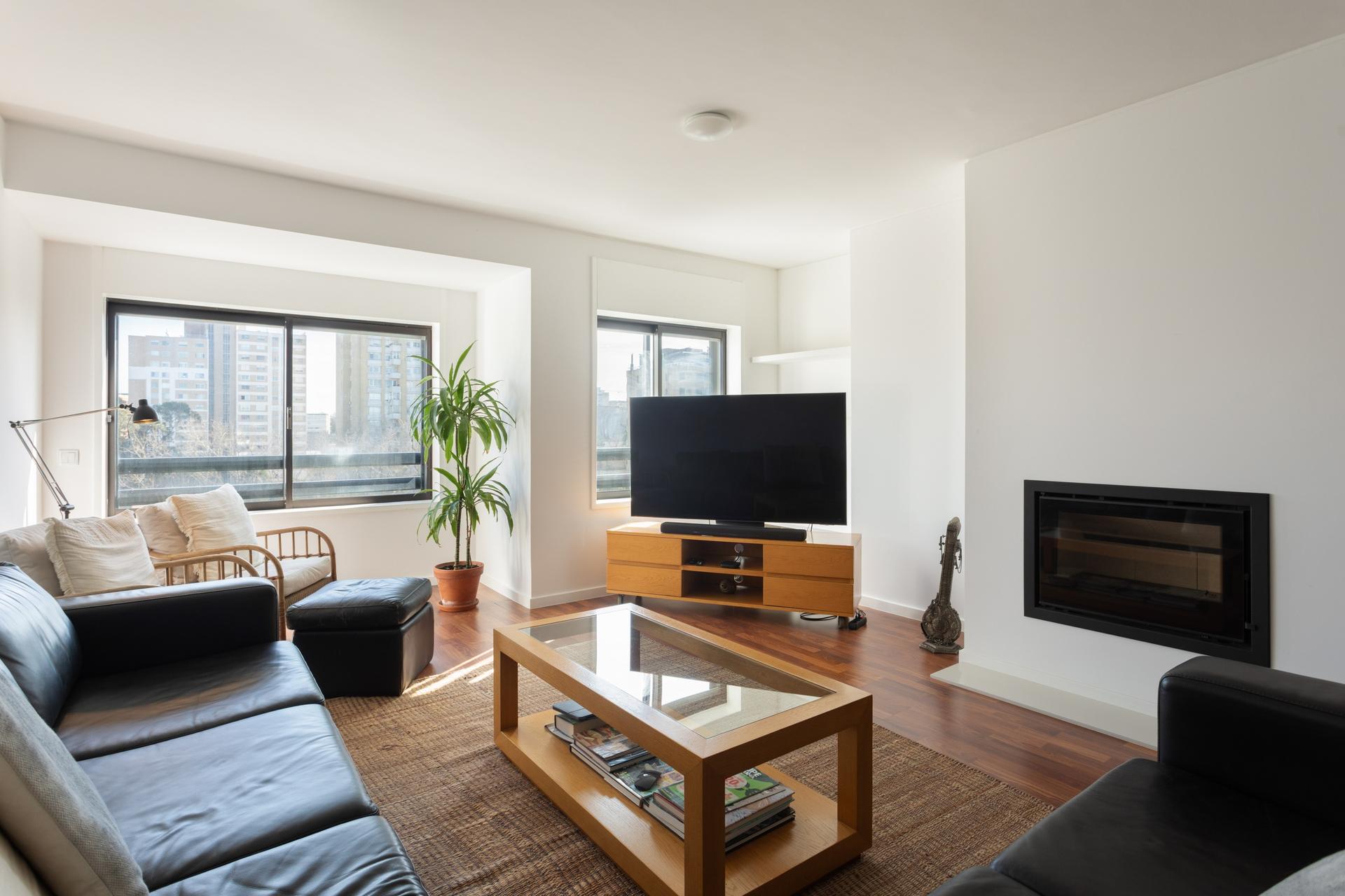 3-Bedroom Apartment in Pinheiro Manso, Porto — photograph 4