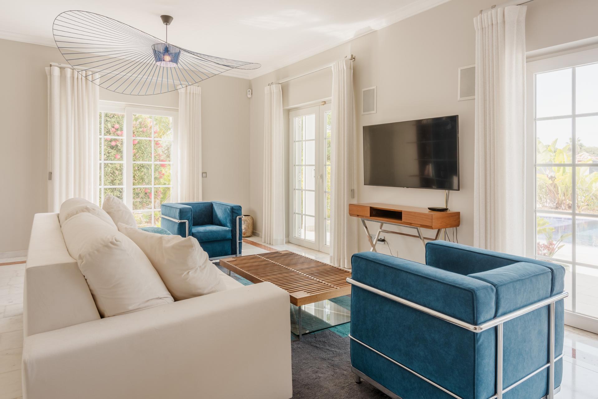 4-Bedroom House with Terrace in Loulé — photograph 4