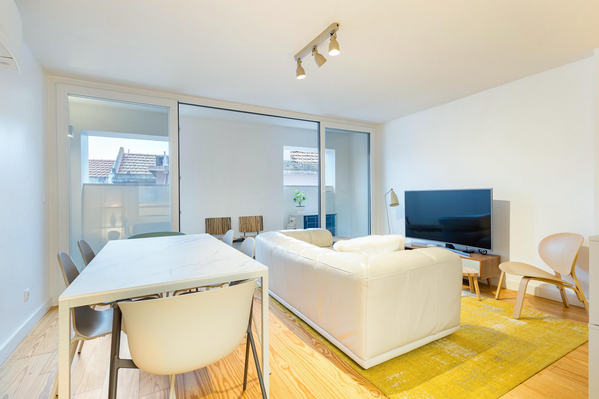 2-Bedroom Duplex with Garden in Lisboa — photograph 3