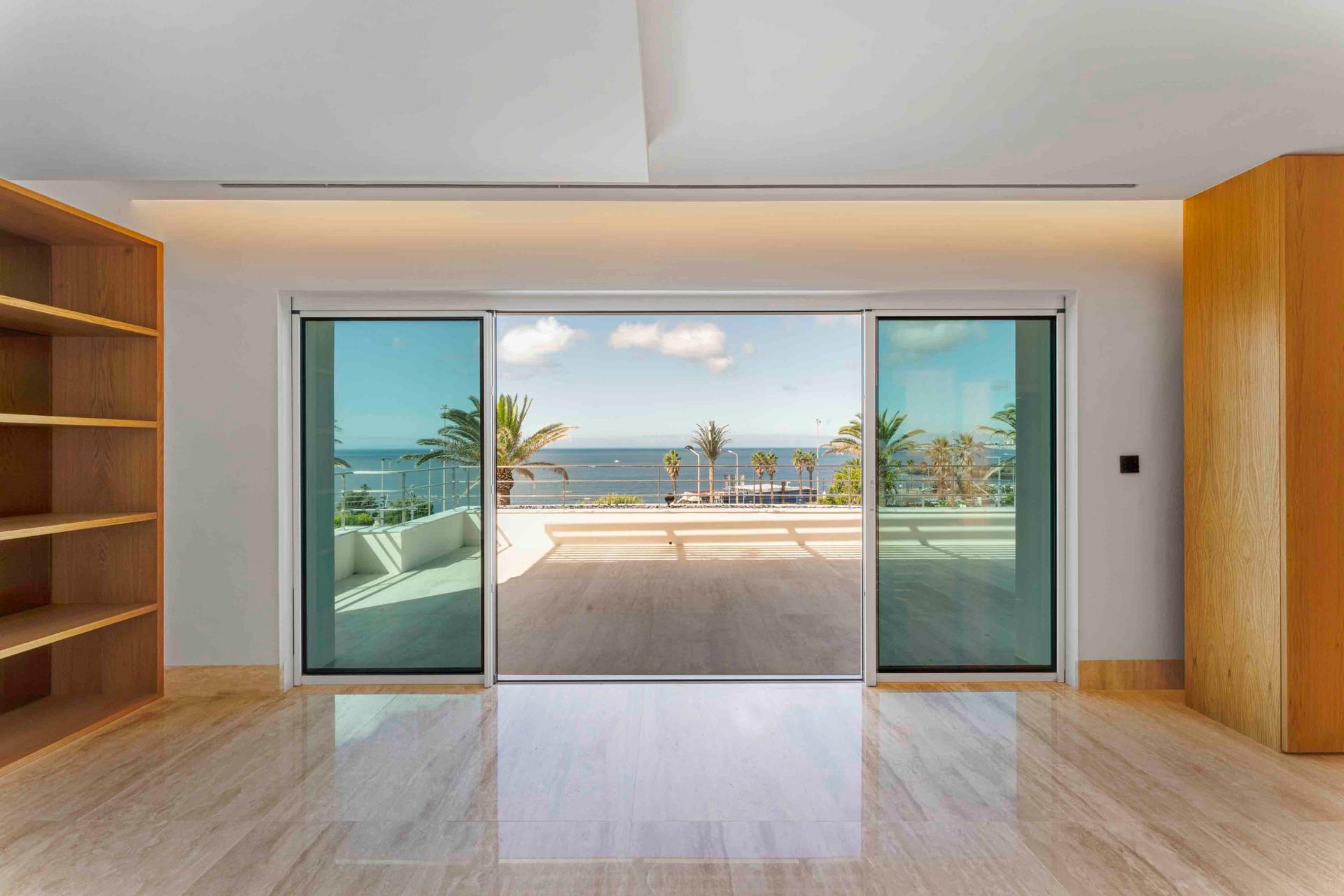 4-Bedroom Penthouse with Sea Views in Cascais — photograph 3