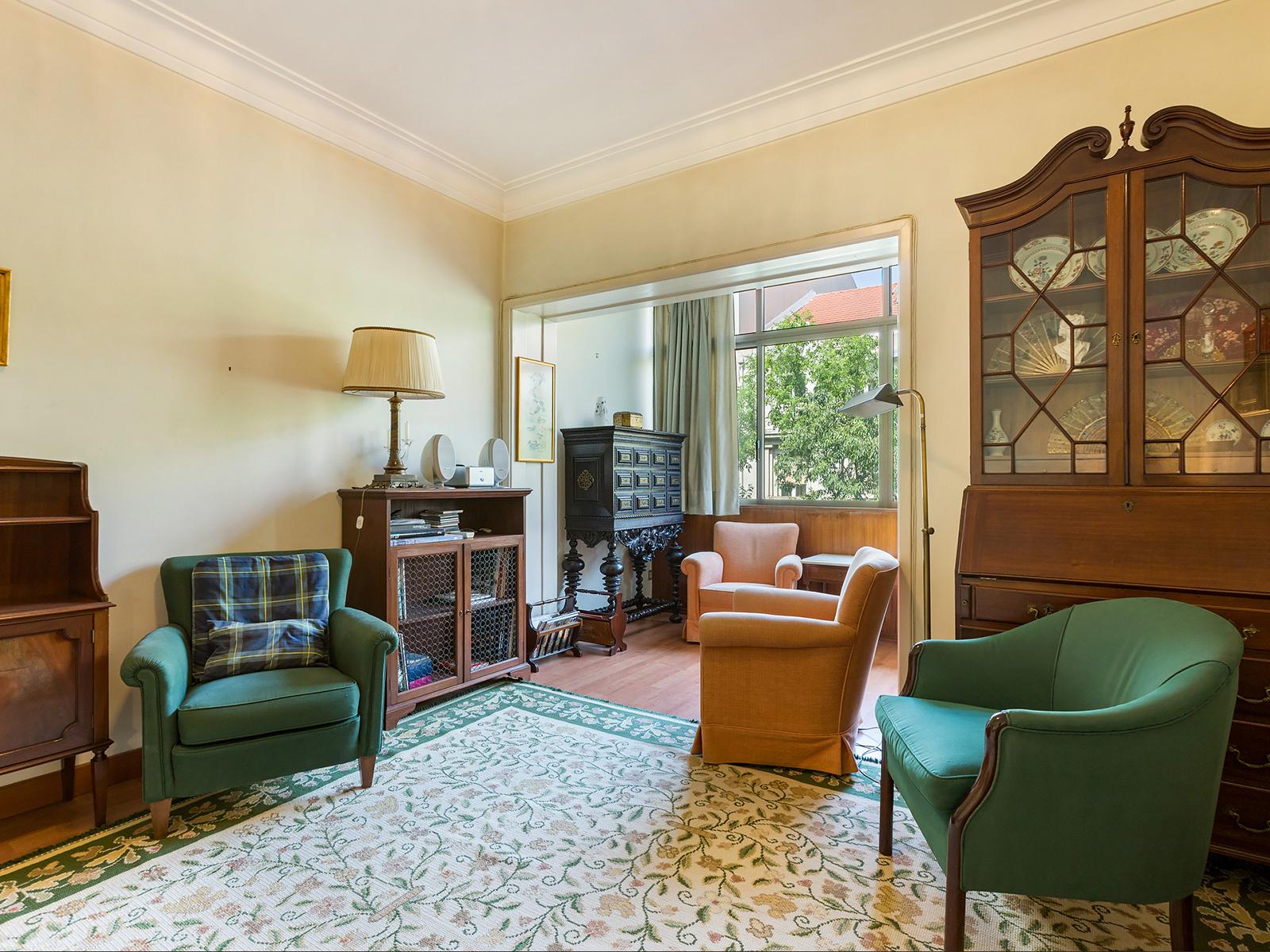 4-Bedroom Apartment in Lisboa — photograph 3
