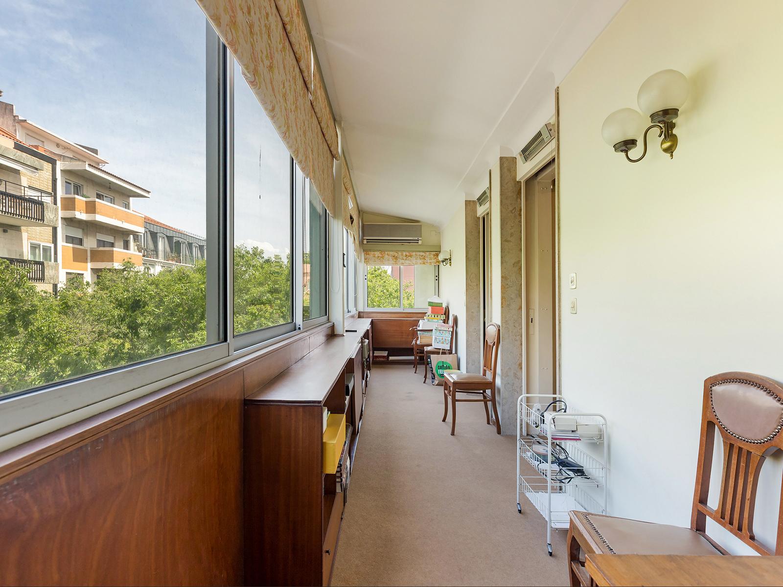 4-Bedroom Apartment in Lisboa — photograph 5
