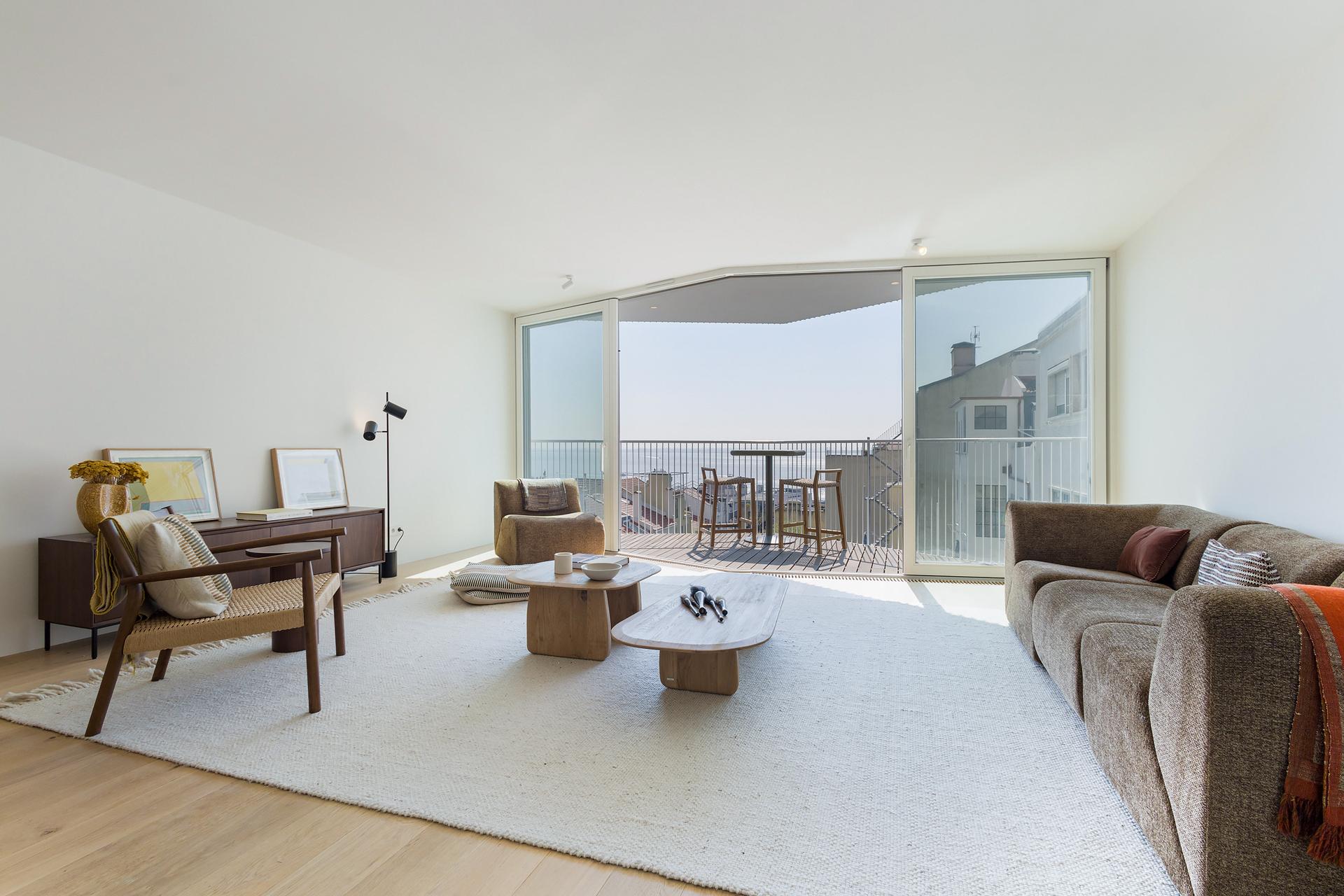 3-Bedroom Duplex with River Views in Lapa, Lisboa — photograph 2