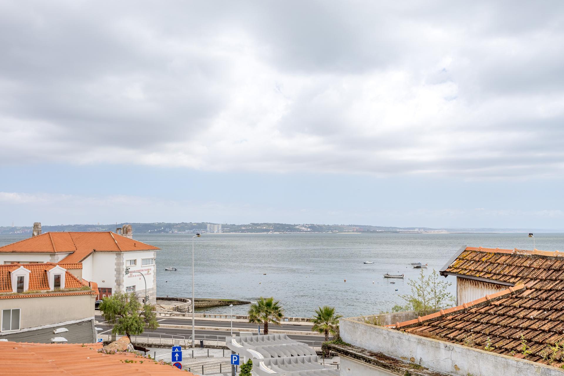 1-Bedroom Apartment in Paço de Arcos, Oeiras — photograph 5