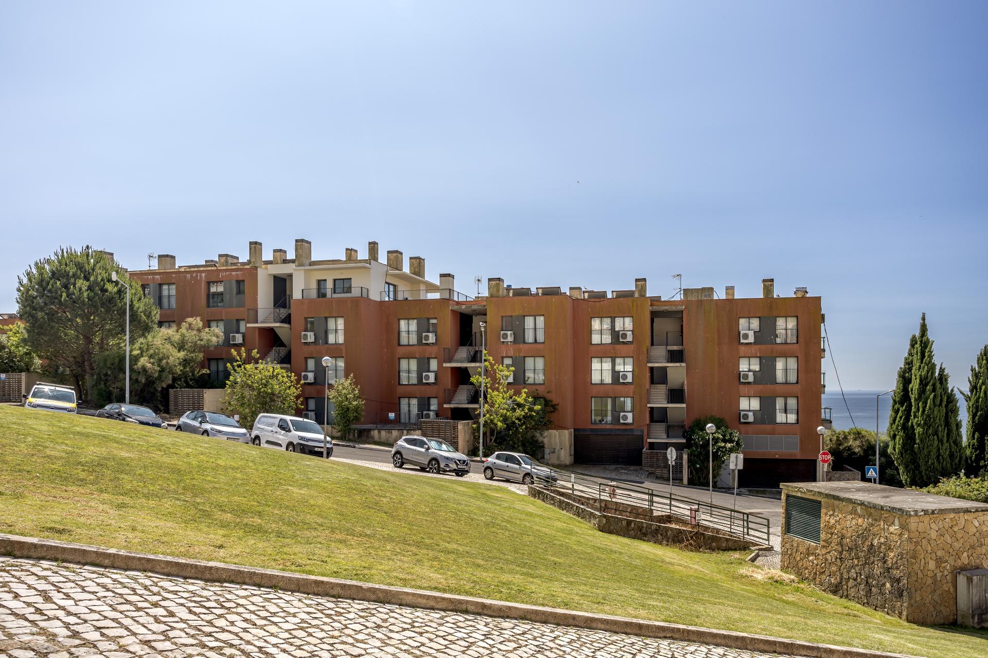 2-Bedroom Apartment in Harbour View, Sesimbra — photograph 2