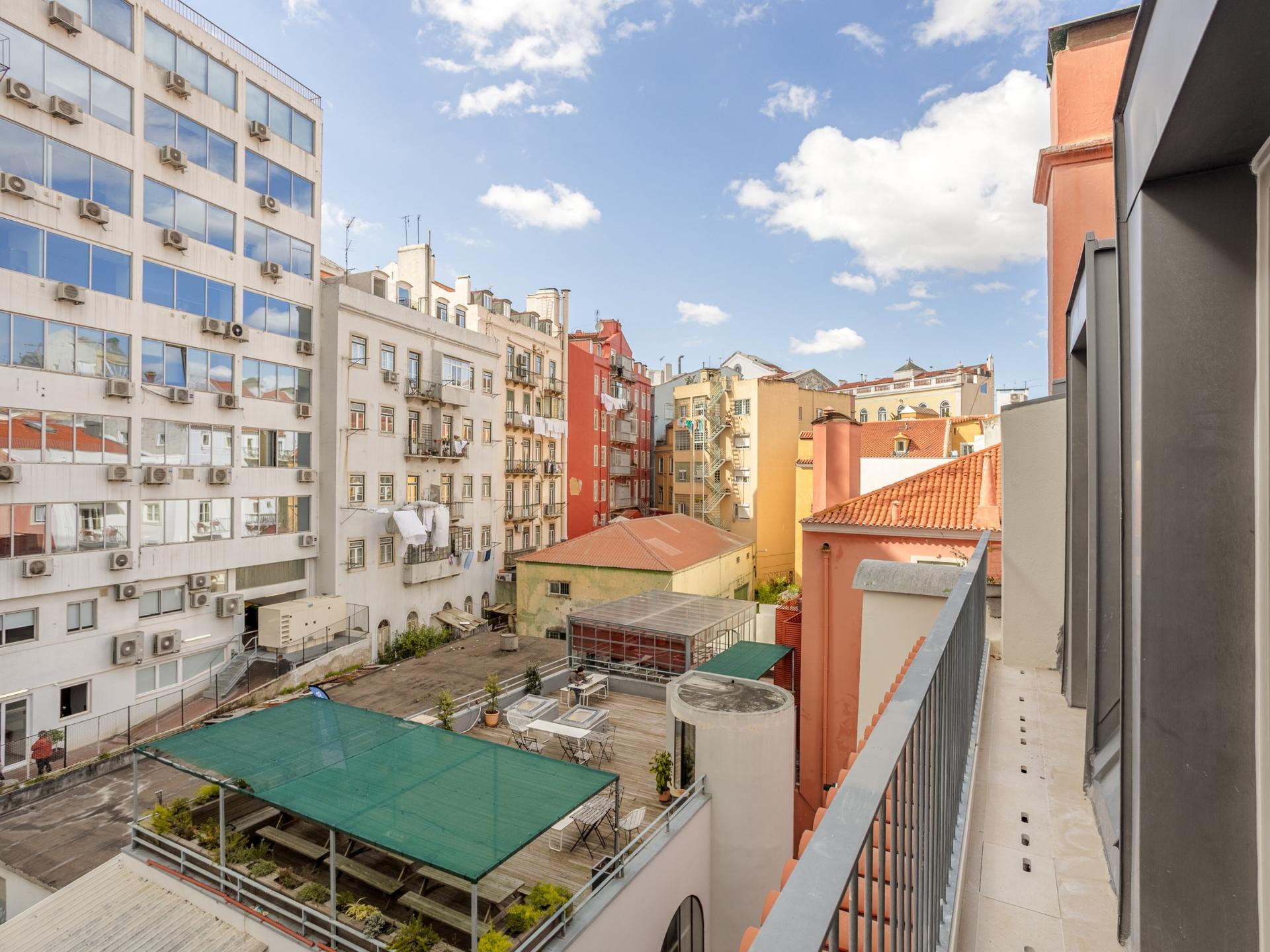 2-Bedroom Apartment in Santos, Lisboa — photograph 4