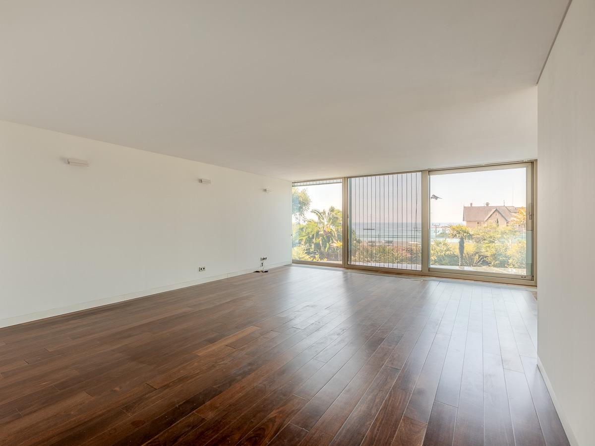 3-Bedroom Apartment with Sea Views in Cascais — photograph 5