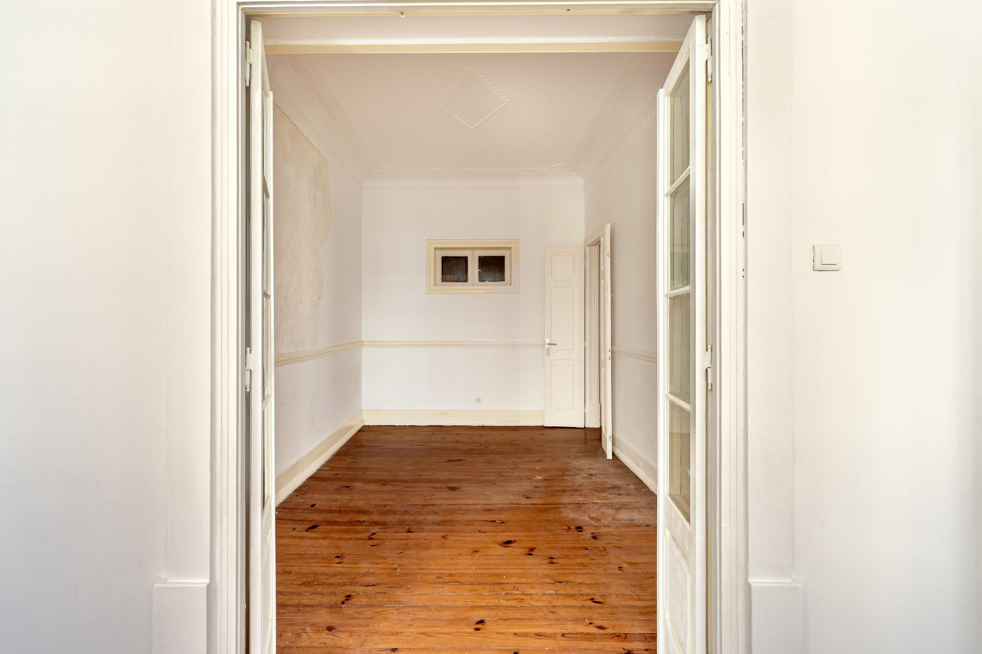 4-Bedroom Apartment in Arroios, Lisboa — photograph 4