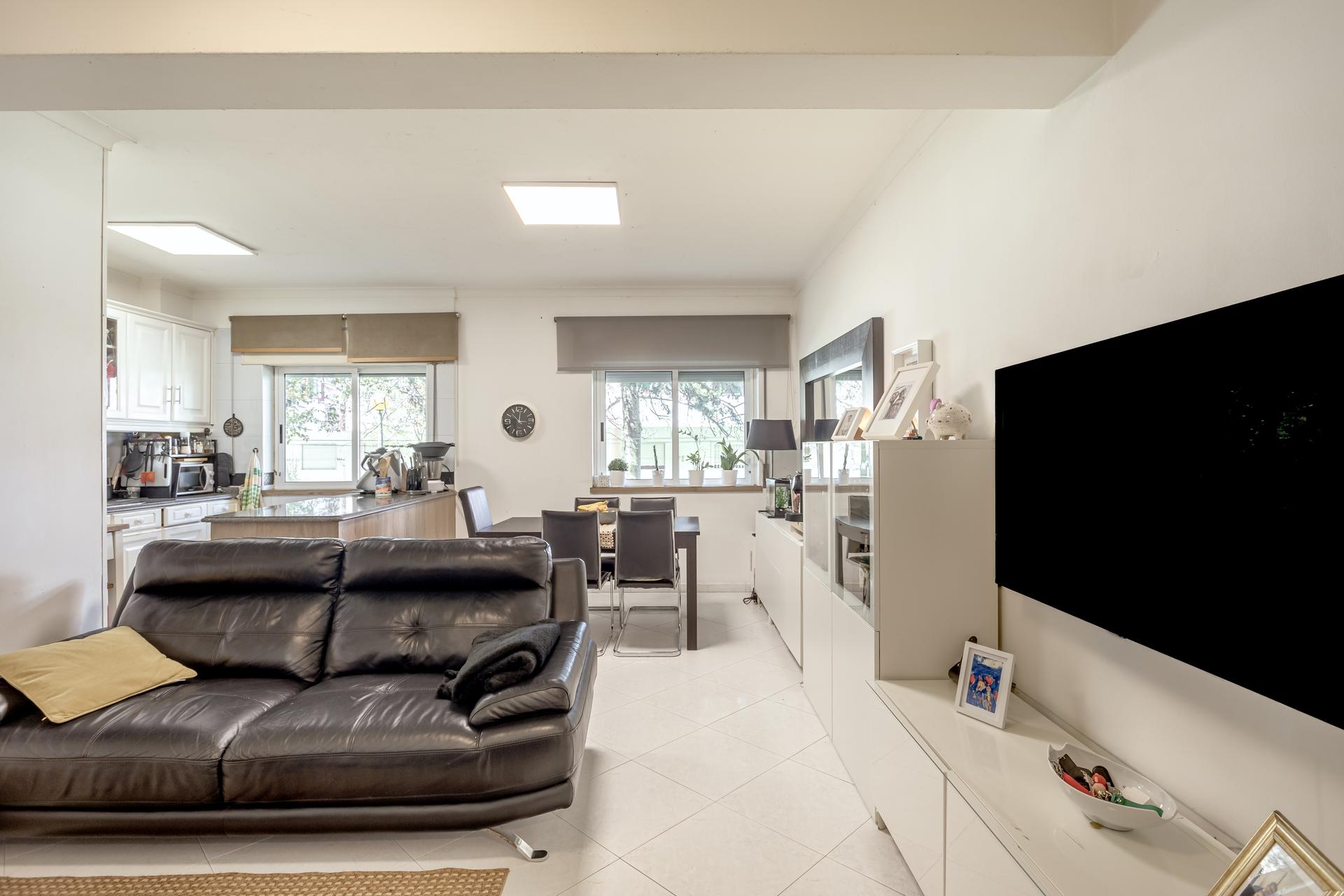 1-Bedroom Apartment in Costa da Caparica, Almada — photograph 4