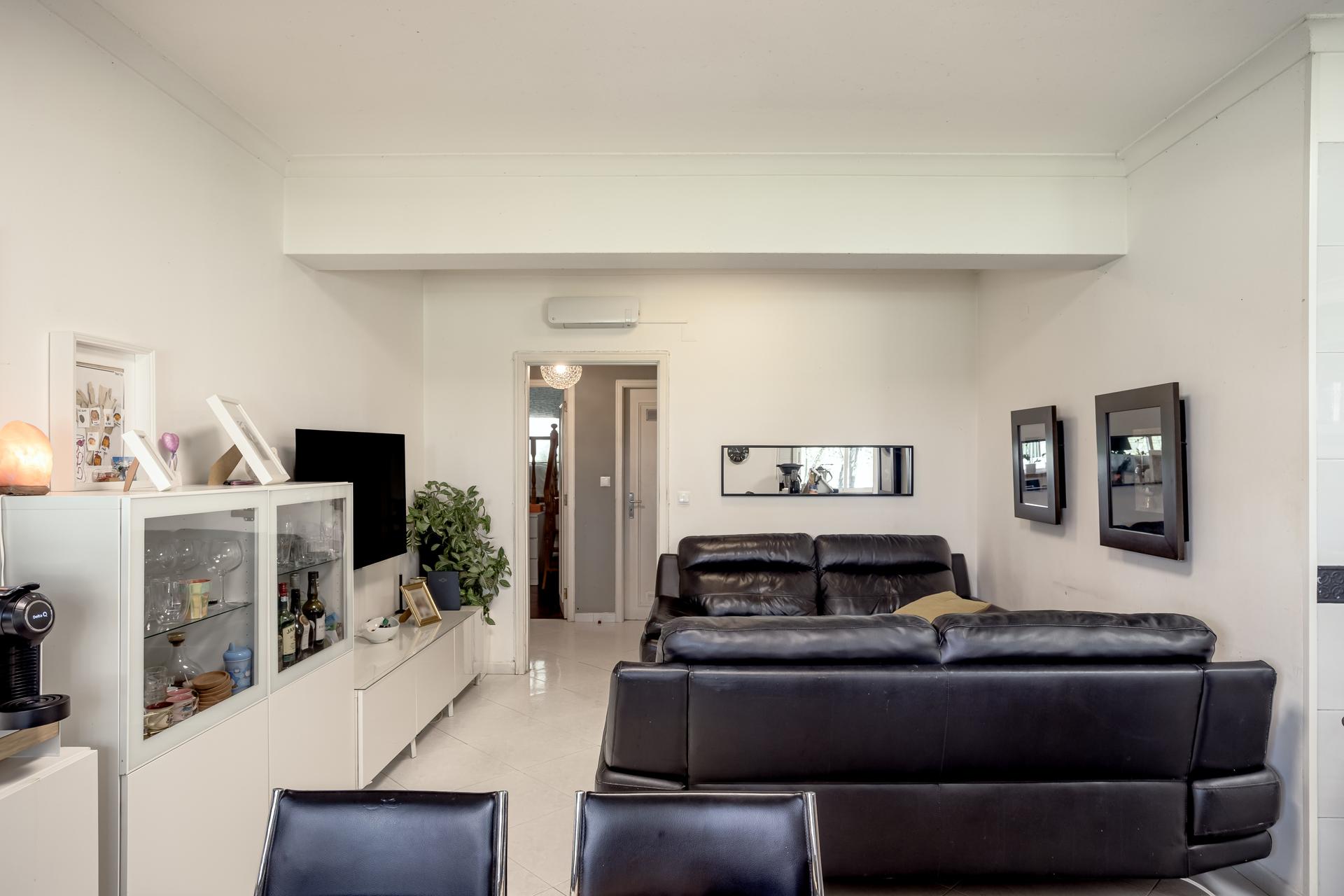 1-Bedroom Apartment in Costa da Caparica, Almada — photograph 5