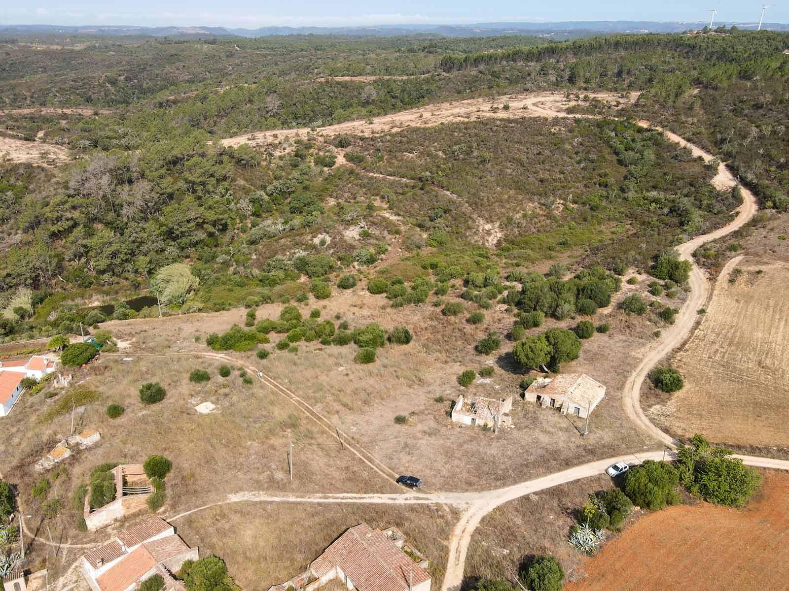 Land in Aljezur — photograph 3