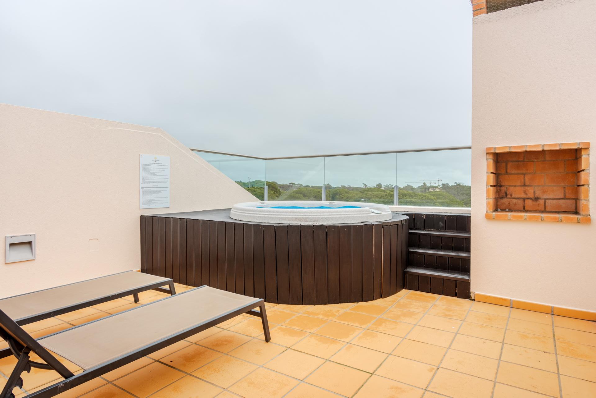 2-Bedroom Penthouse in Loulé — photograph 4