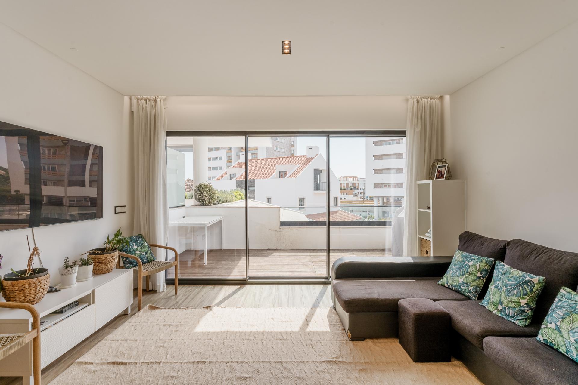 3-Bedroom Apartment with Terrace in Oeiras — photograph 3