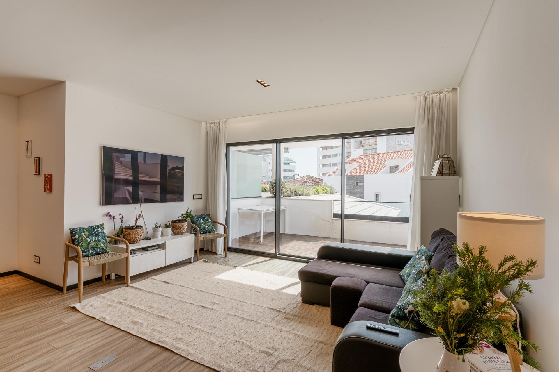 3-Bedroom Apartment with Terrace in Oeiras — photograph 5