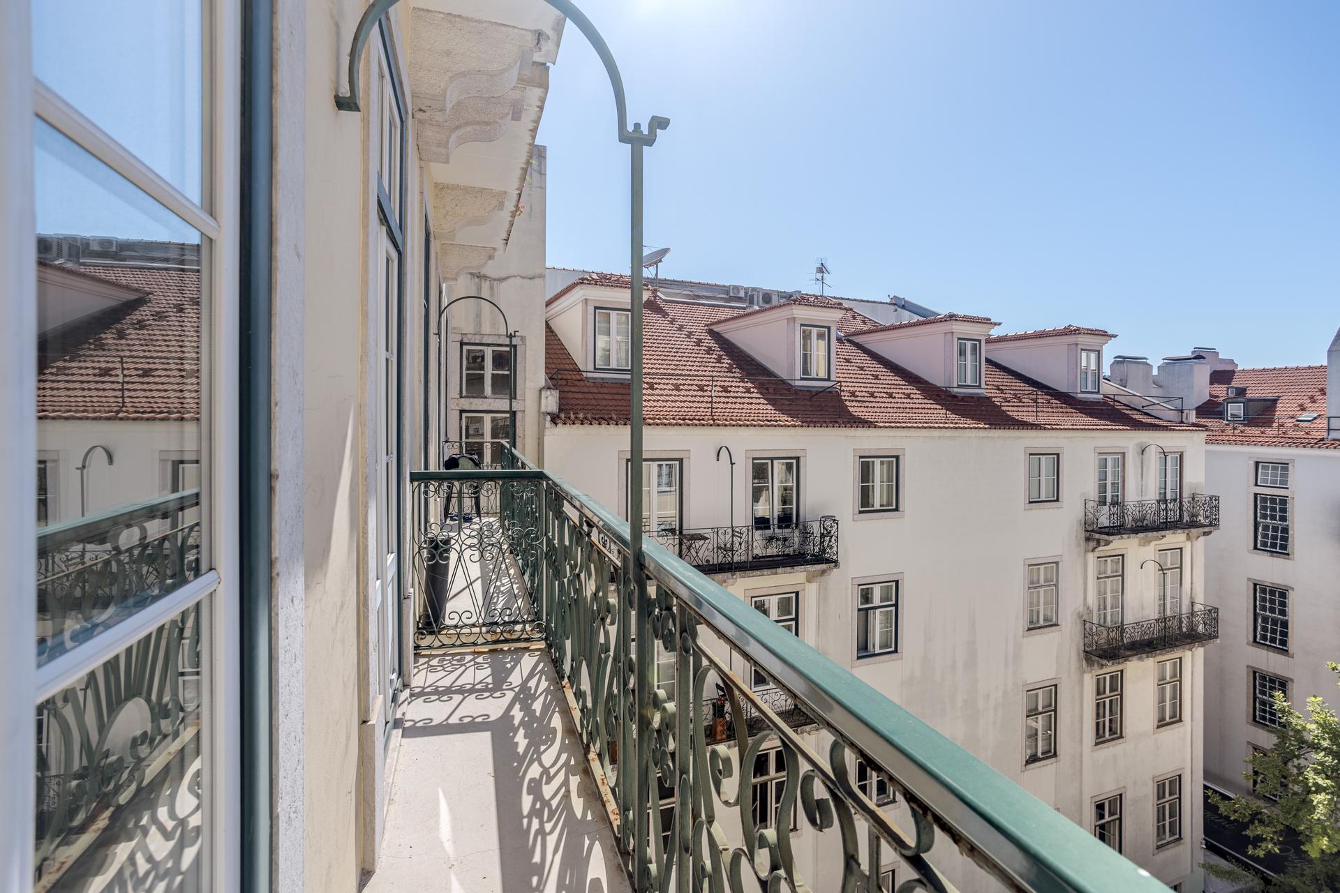 Office / Practice in Chiado, Lisboa — photograph 2