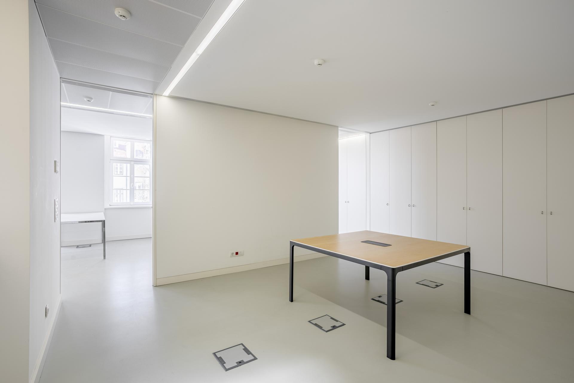 Office / Practice in Chiado, Lisboa — photograph 4
