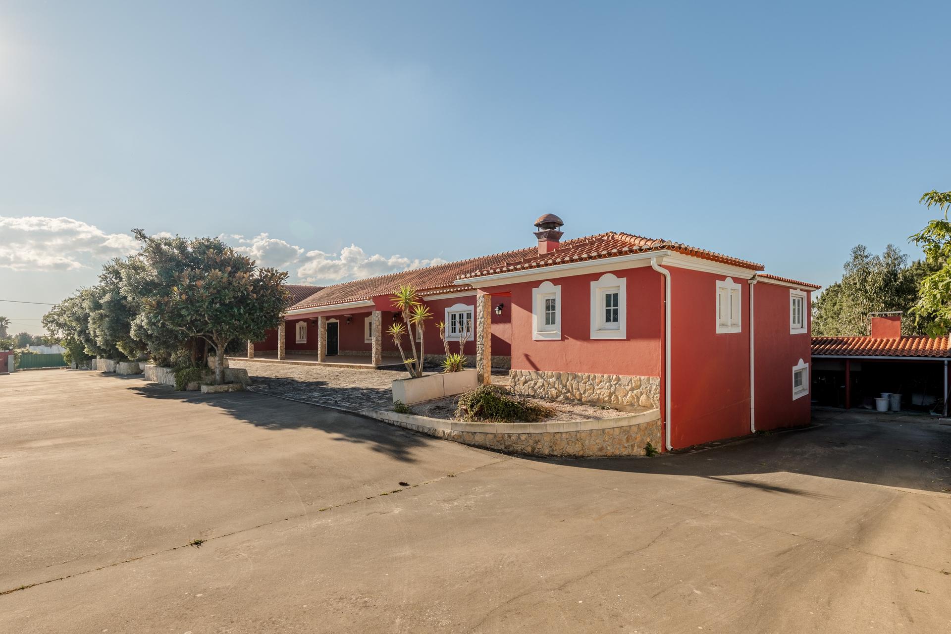 Farm in Casalinhos de Alfaiata, Torres Vedras — photograph 2