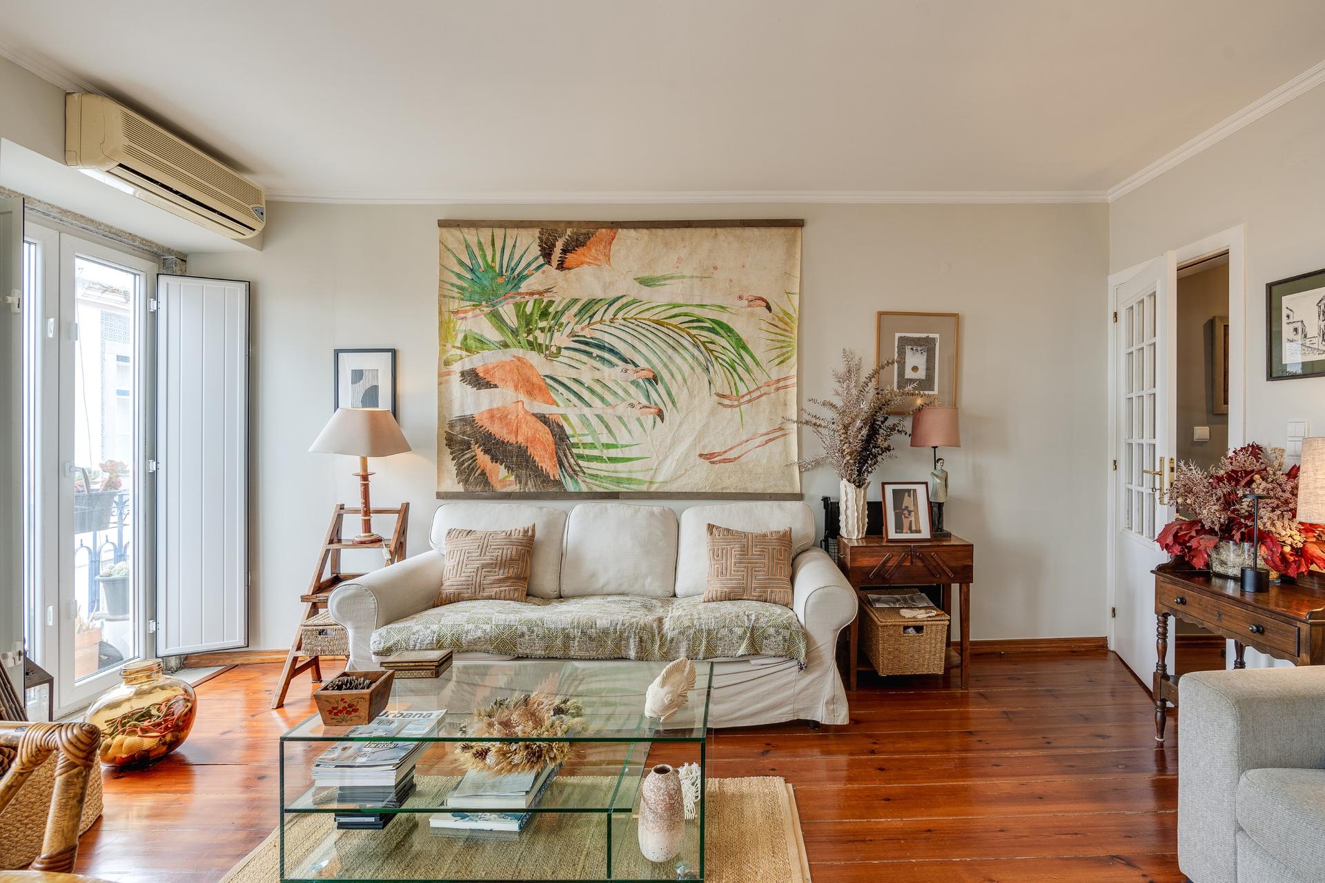 3-Bedroom Apartment in Madragoa, Lisboa — photograph 4