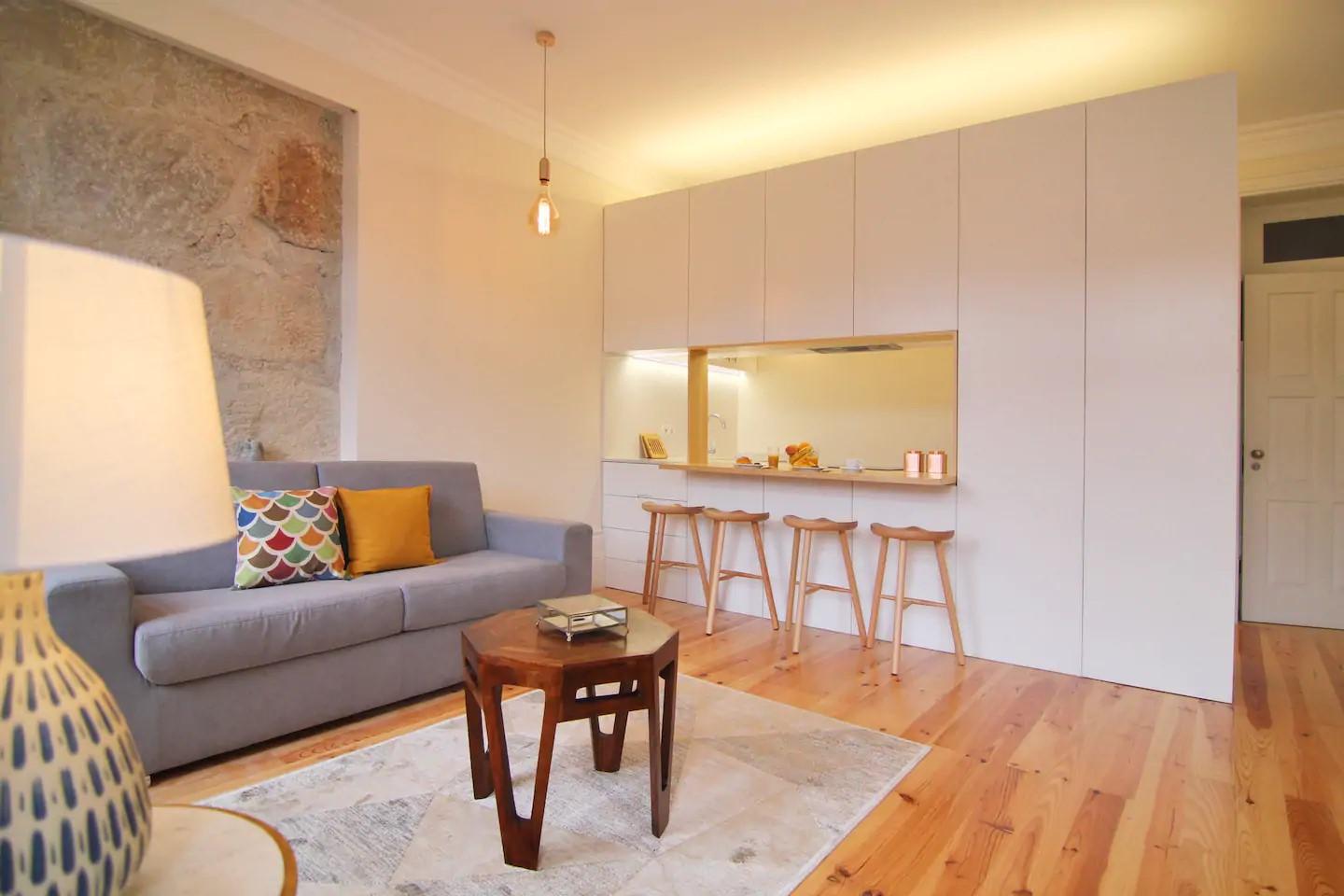 1-Bedroom Apartment with Garden in Porto — photograph 3
