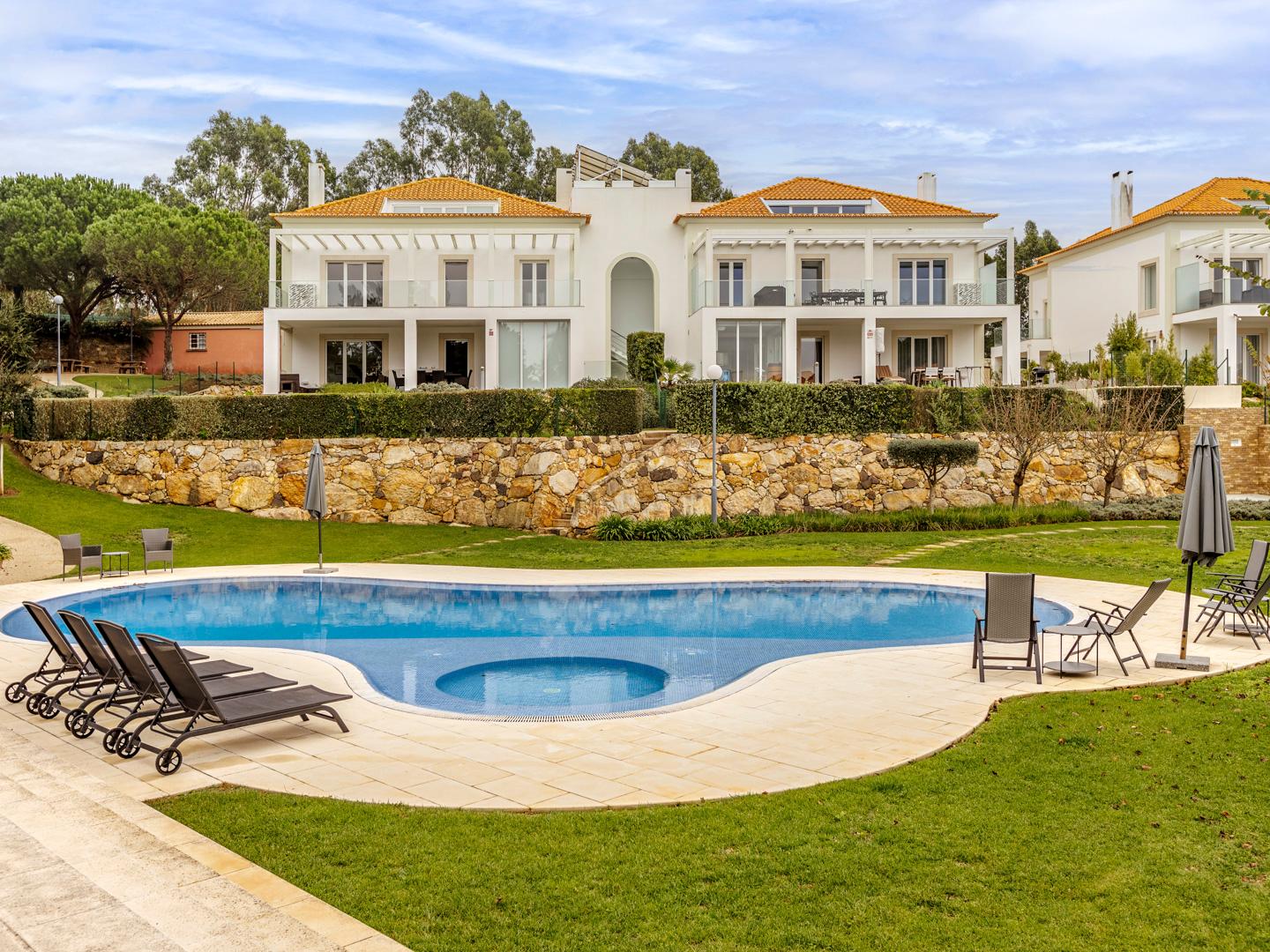 5-Bedroom Duplex in Estoril, Cascais — photograph 2