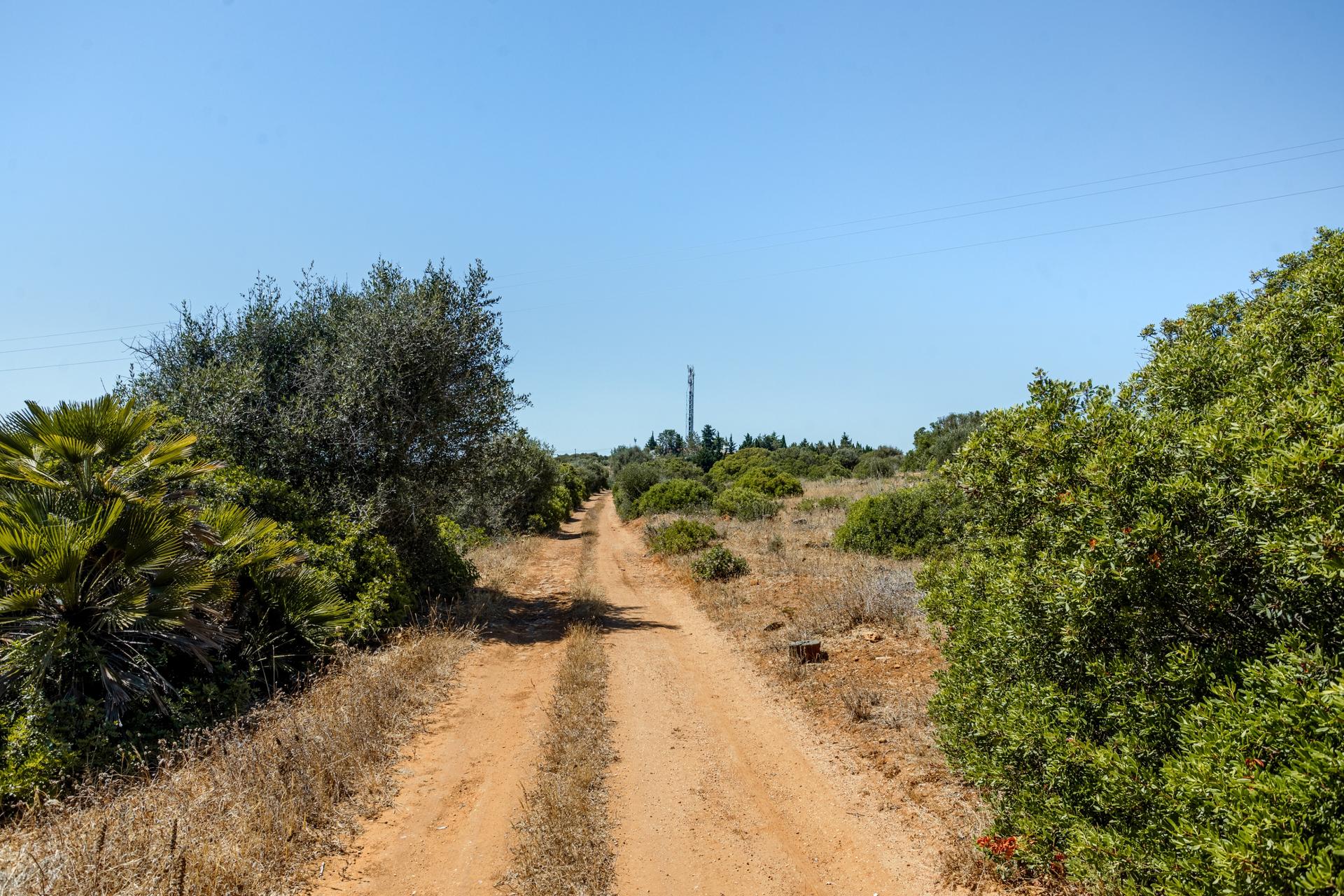 Land in Aldeia da Luz, Lagos — photograph 4