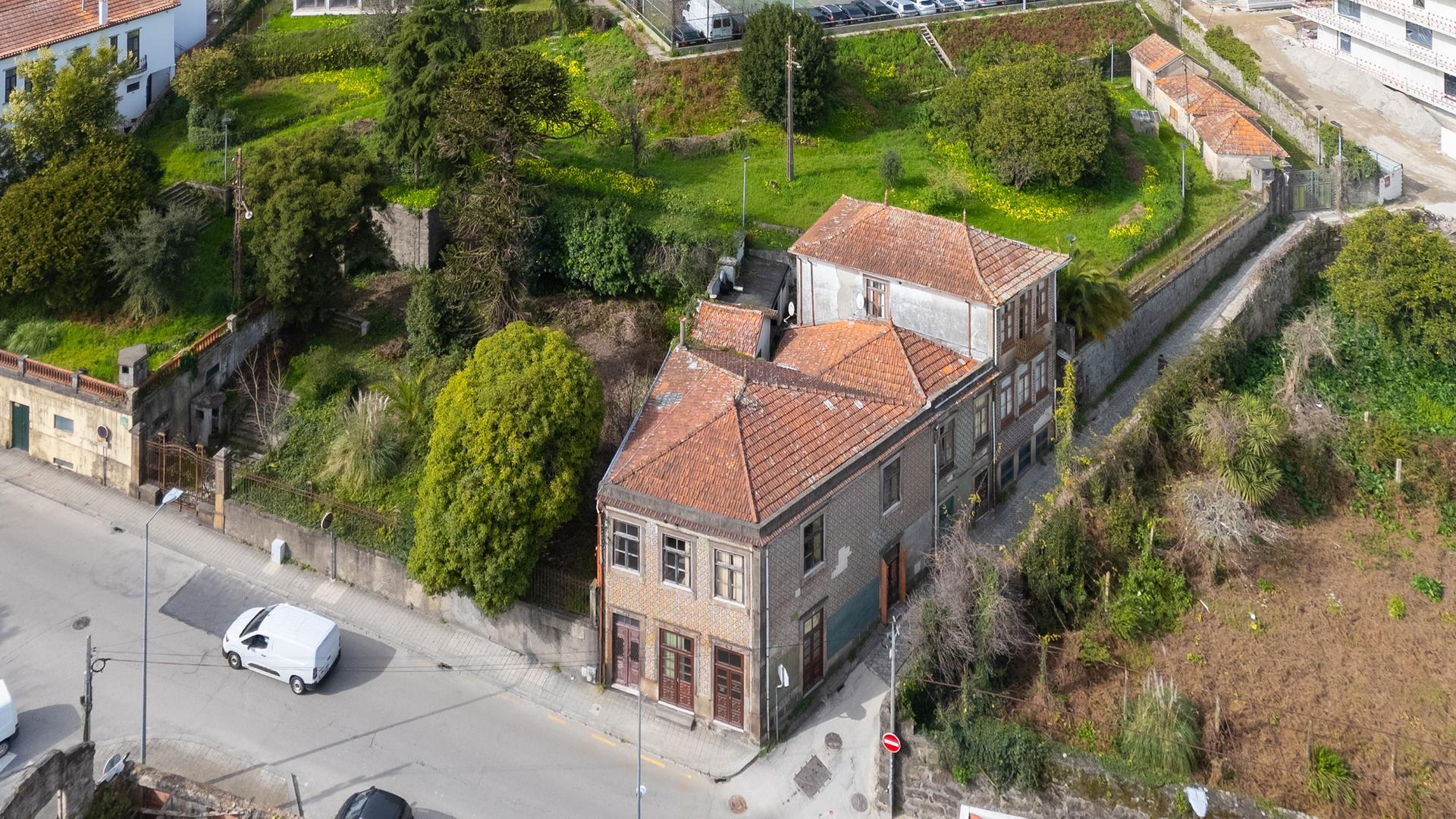 Building in Campanhã, Porto — photograph 2