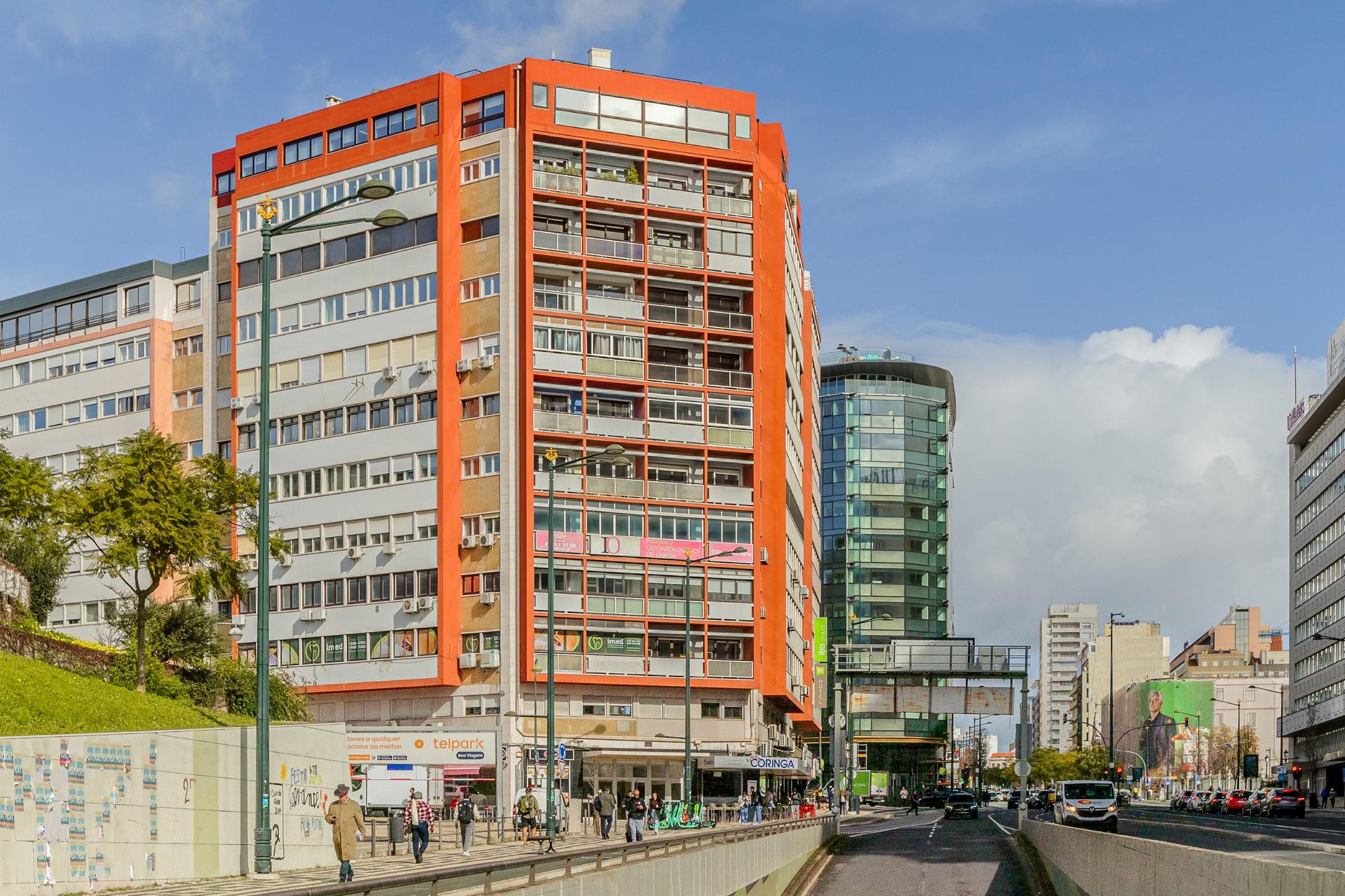 7-Bedroom Apartment in Lisboa — photograph 3