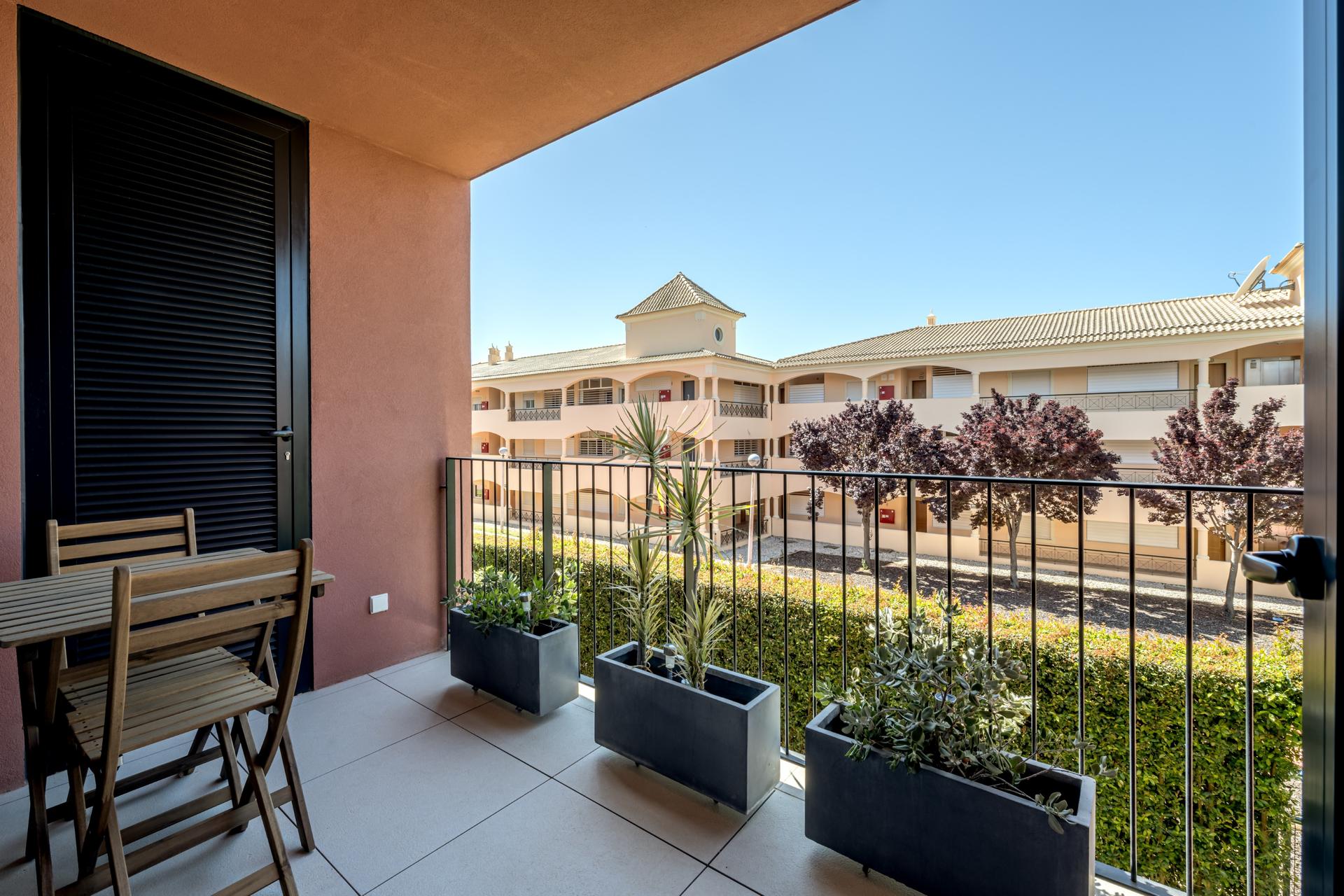 1-Bedroom Apartment in Loulé — photograph 2