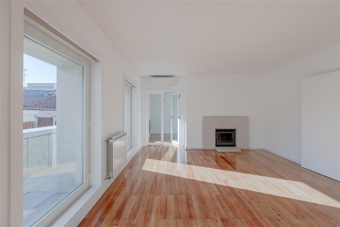 3-Bedroom Apartment with Garden in Lisboa — photograph 3