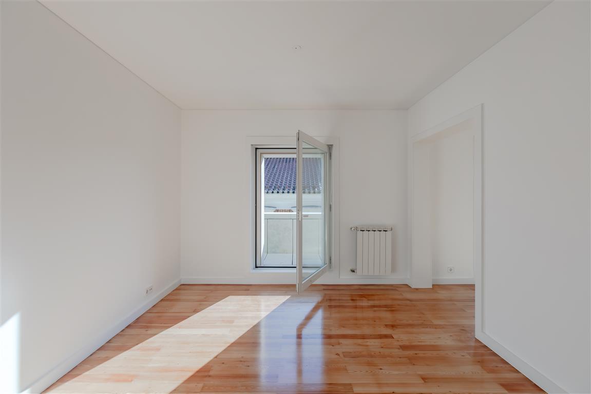 3-Bedroom Apartment with Garden in Lisboa — photograph 5