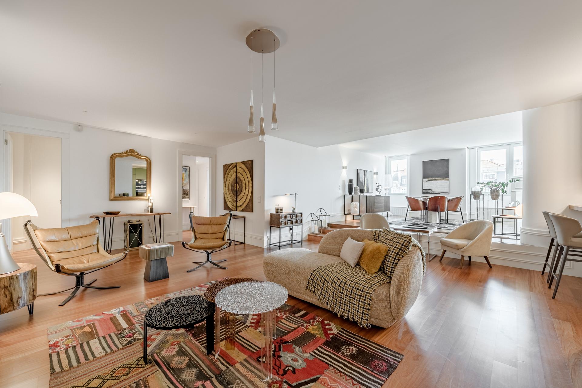 3-Bedroom Apartment with Terrace in Porto — photograph 2