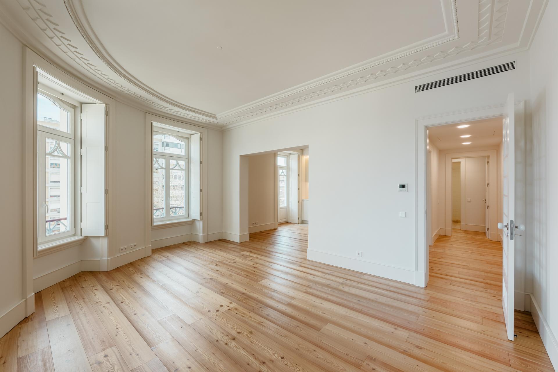 2-Bedroom Apartment in Lisboa — photograph 5