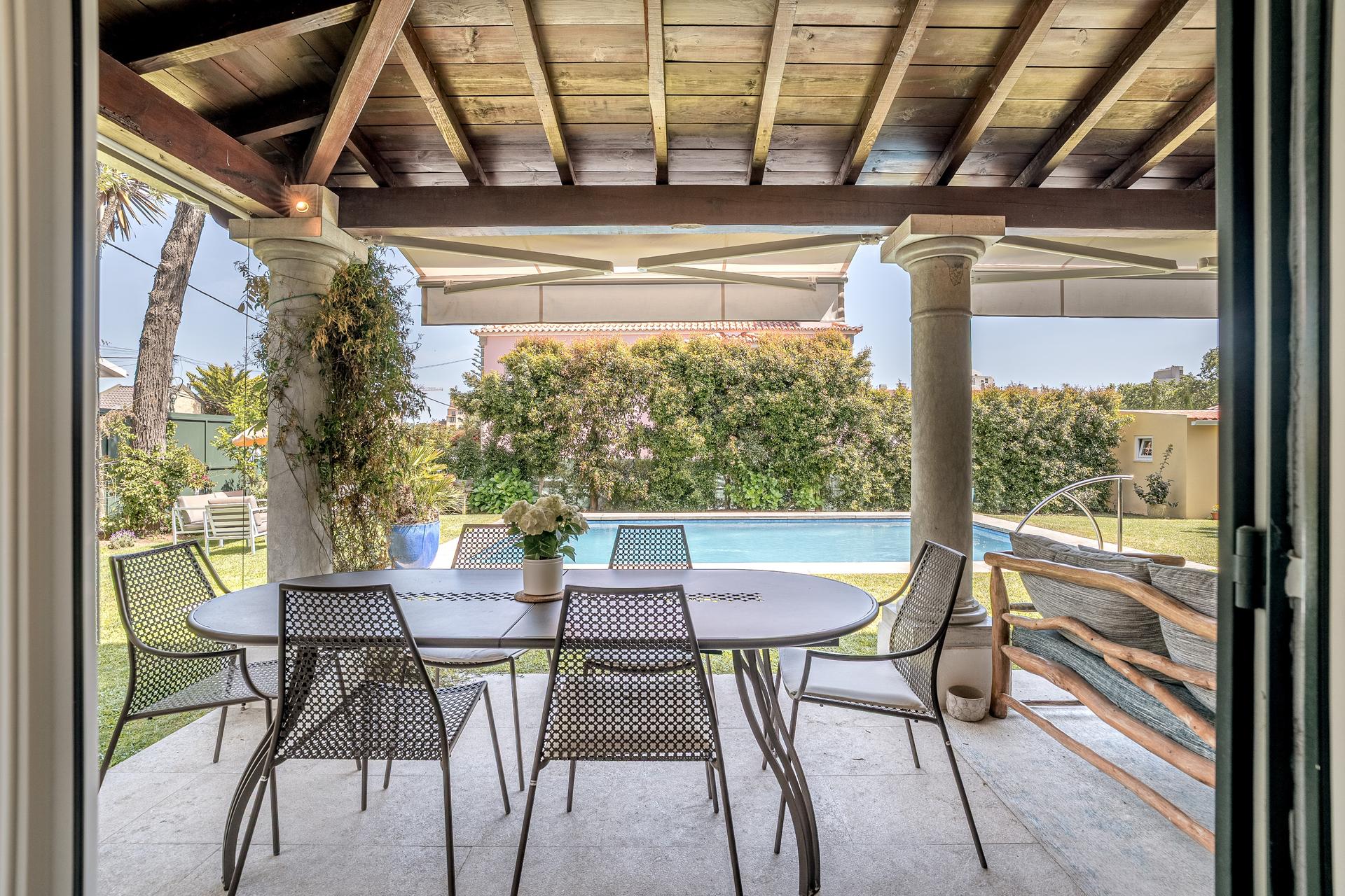 7-Bedroom House in Cascais — photograph 2