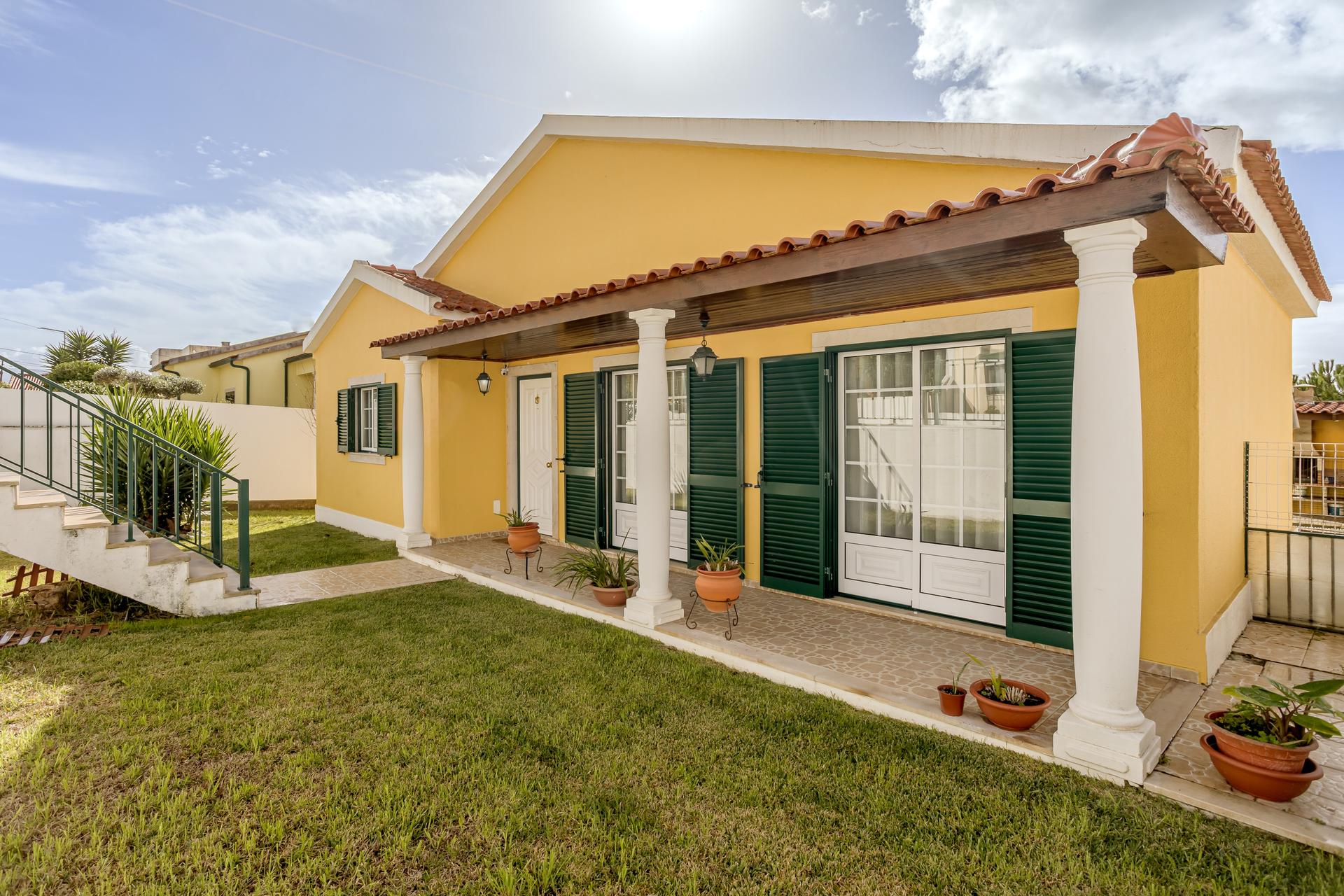 4-Bedroom House in Adão Lobo, Cadaval — photograph 2